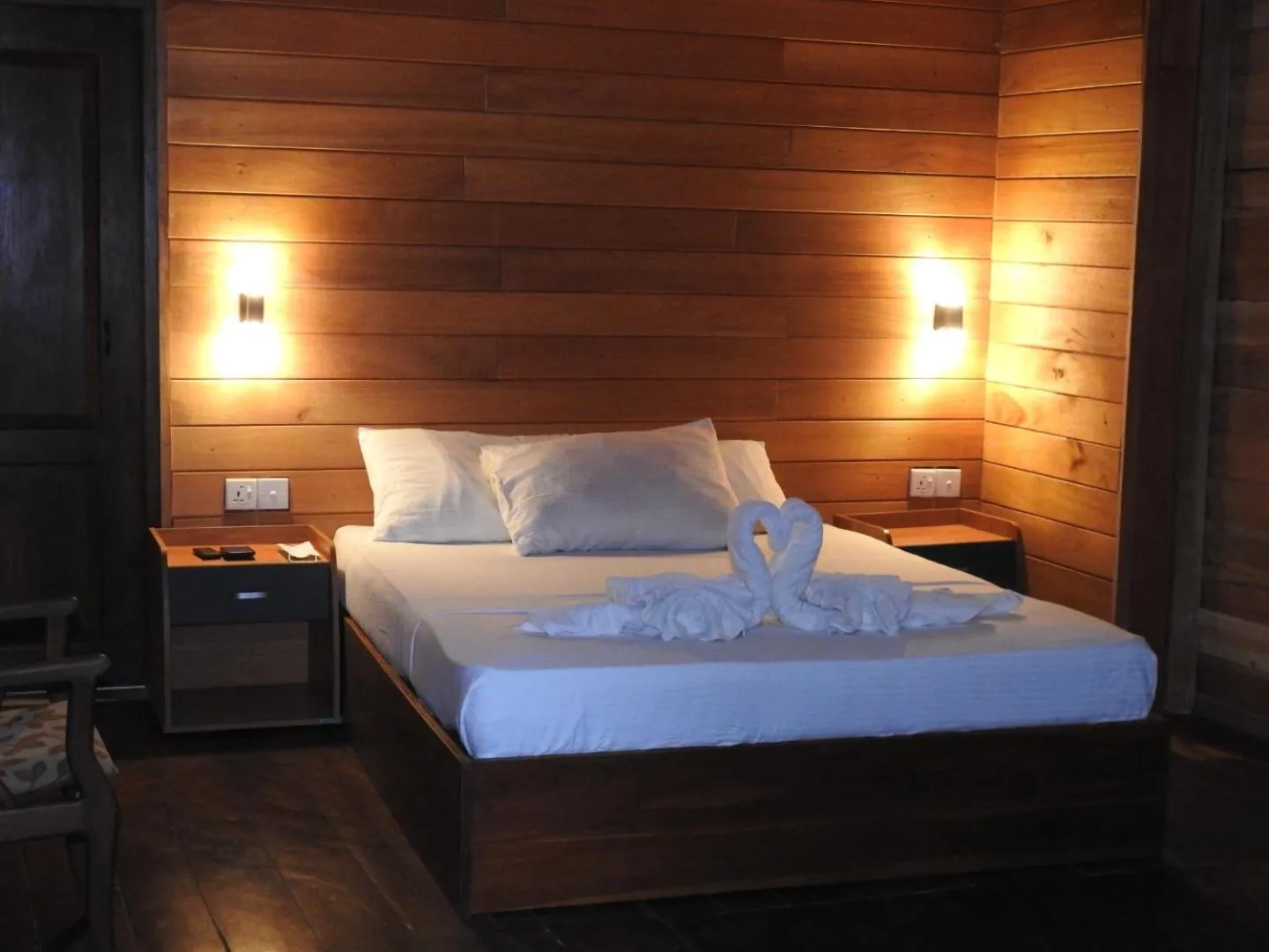 Property building, Bed in Wilpattu Tree House