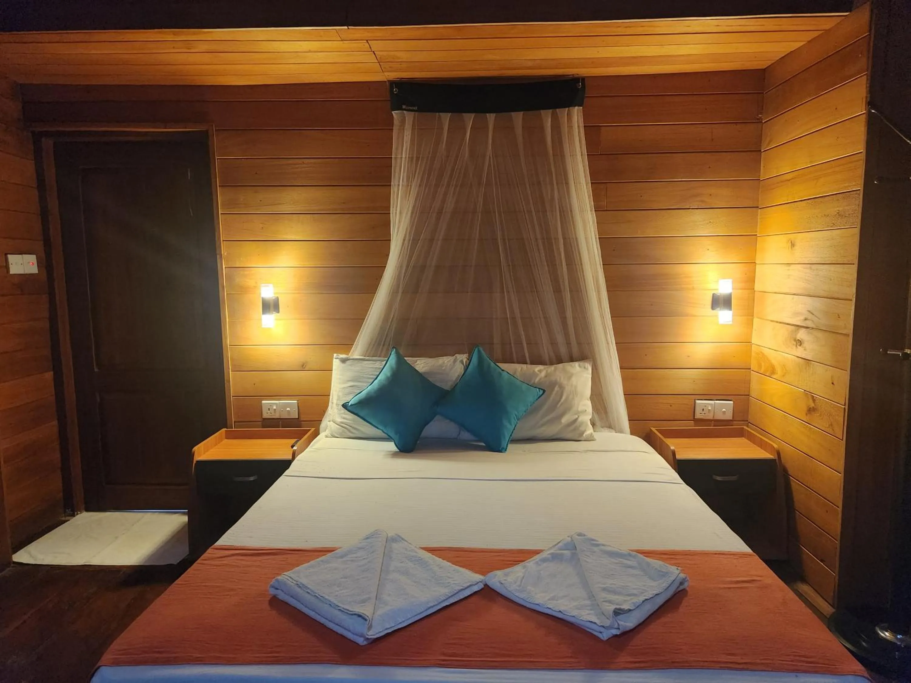 Bedroom, Bed in Wilpattu Tree House