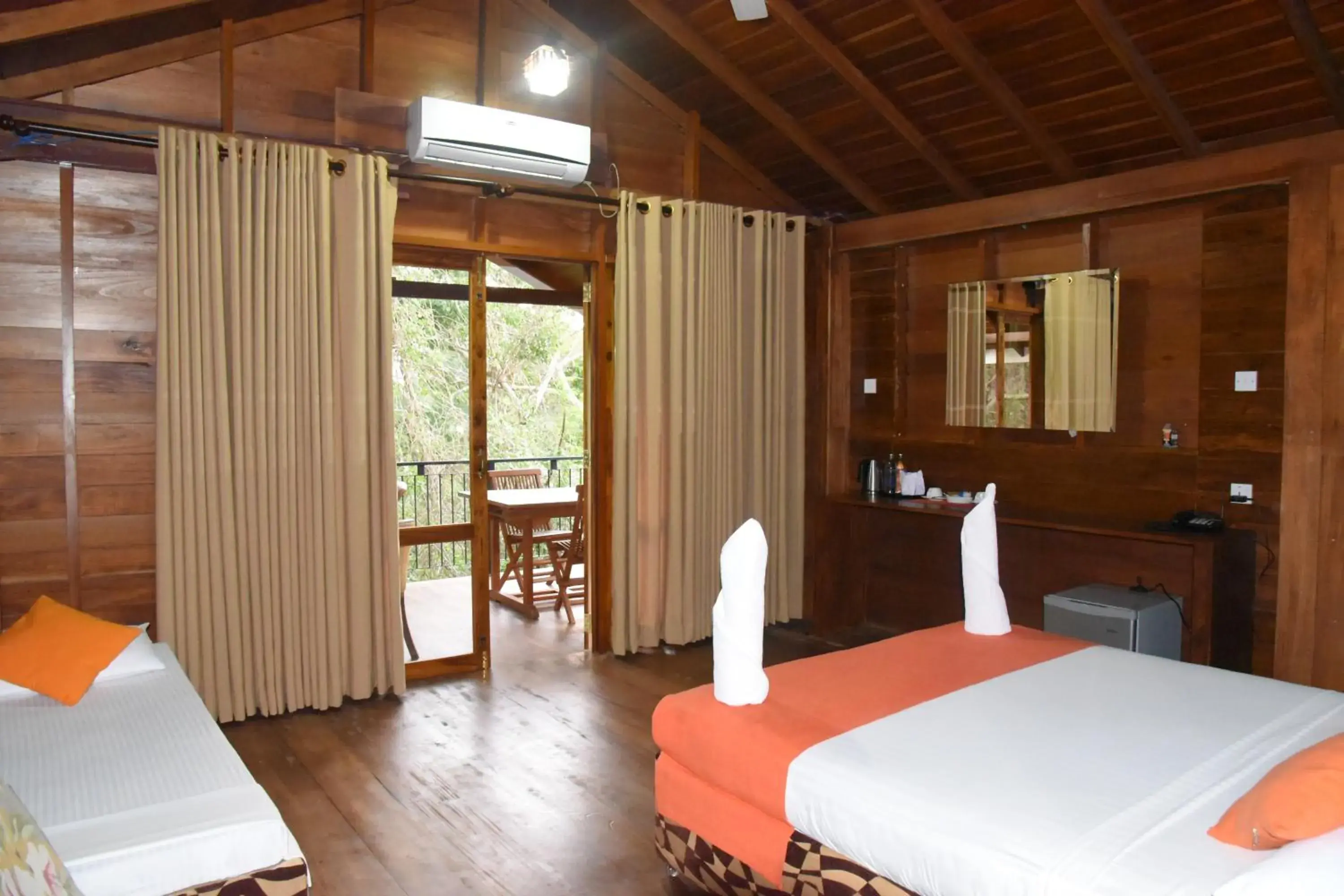 Deluxe Double Room with Balcony - single occupancy in Wilpattu Tree House Deluxe Double Room with Balcony - single occupancy in Wilpattu Tree House