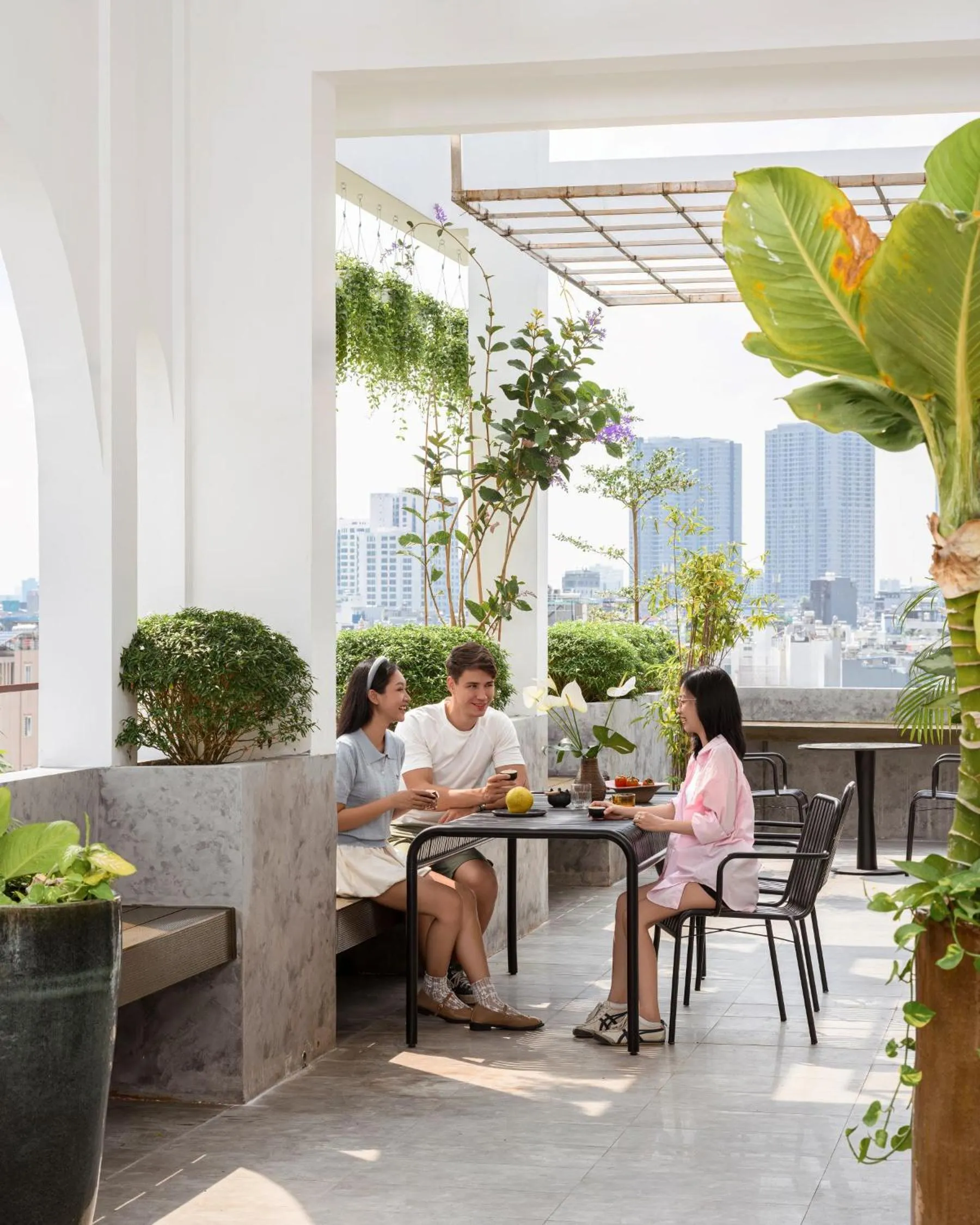 group of guests in Express by M Village Võ Văn Kiệt