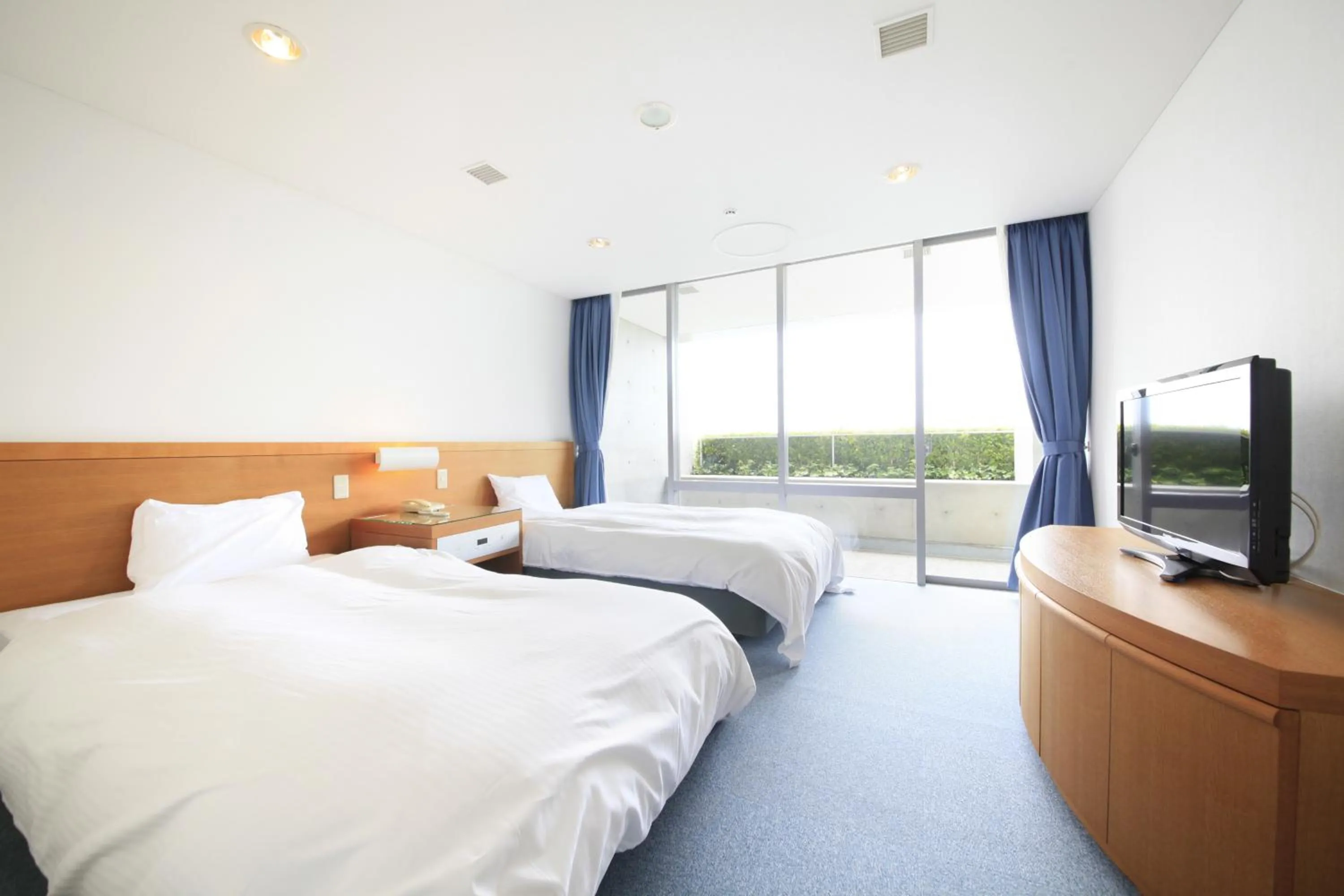Bed in TOTO Seawind Awaji