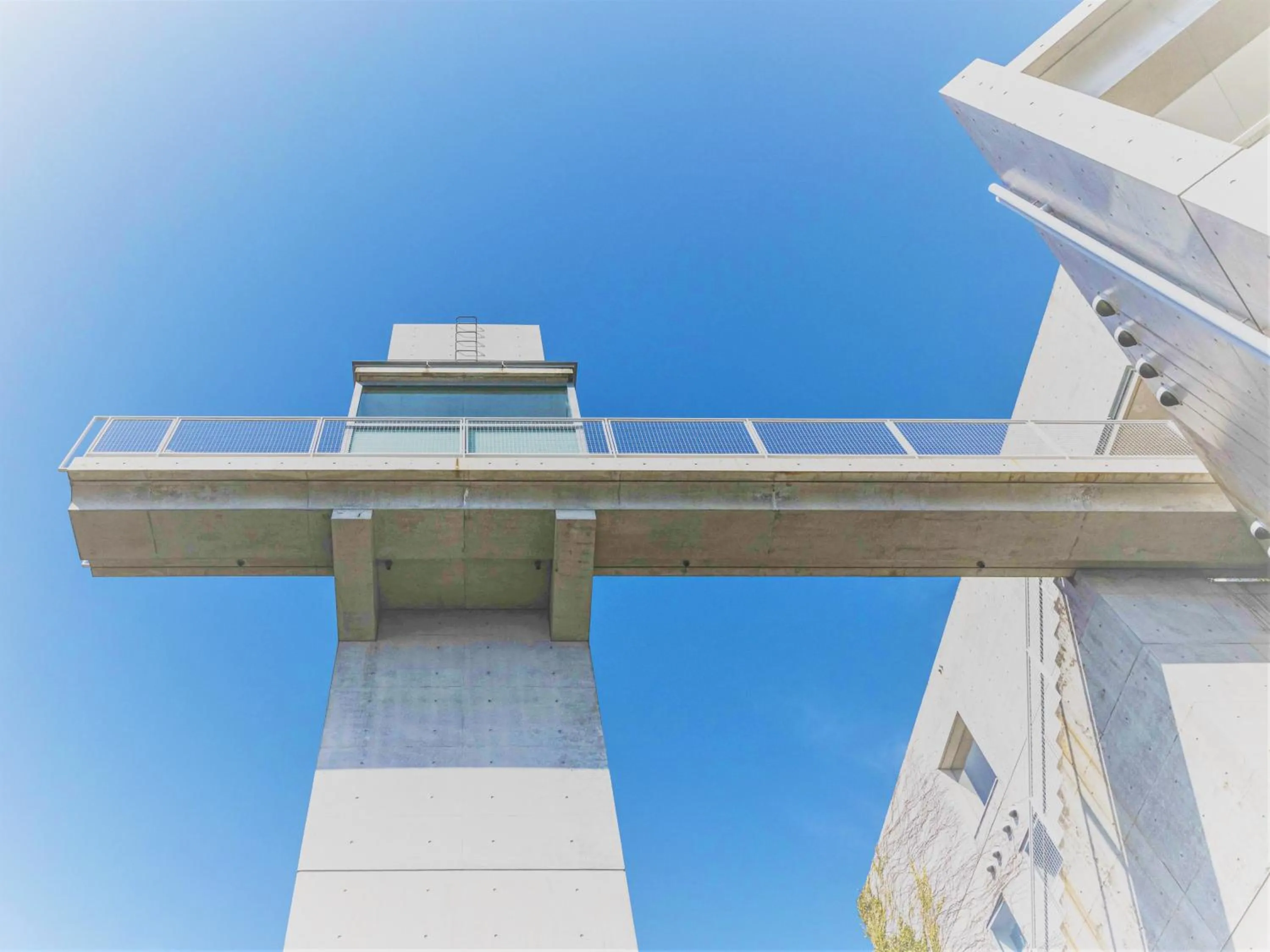 Property building in TOTO Seawind Awaji