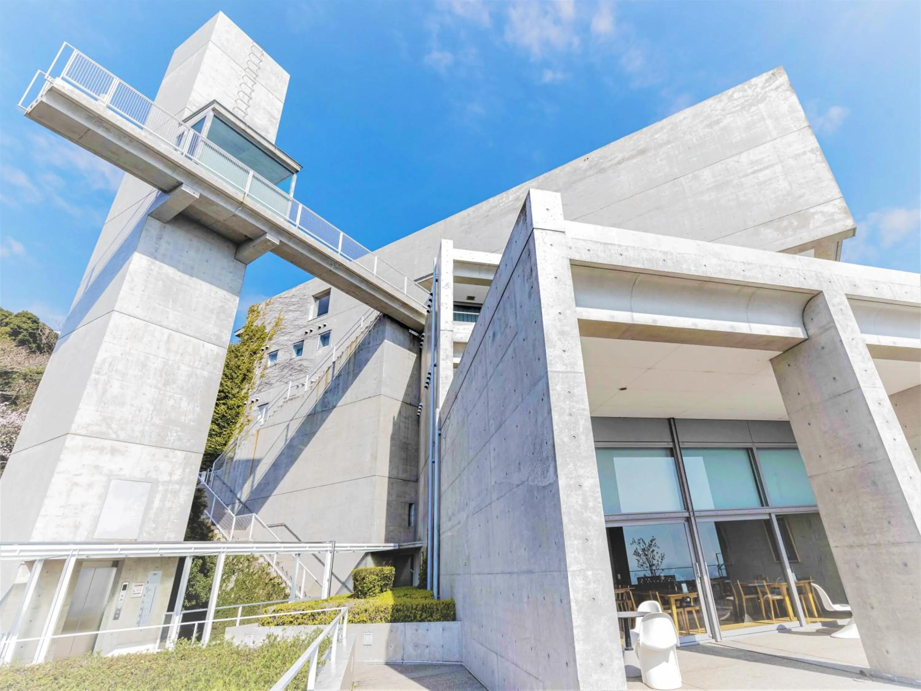 Property building in TOTO Seawind Awaji