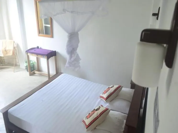 Bed in Holiday Inn Unawatuna