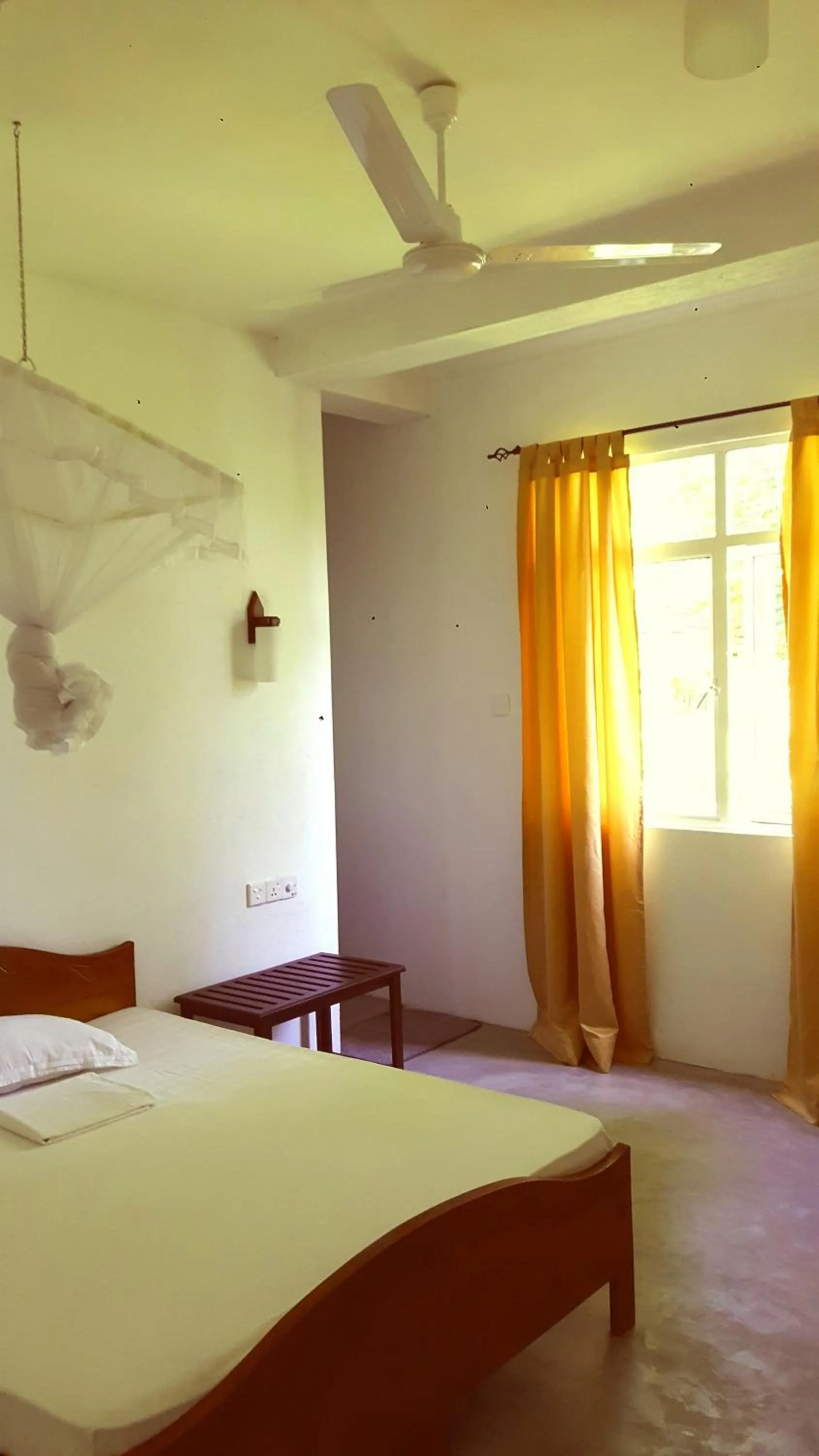 Photo of the whole room, Bed in Holiday Inn Unawatuna