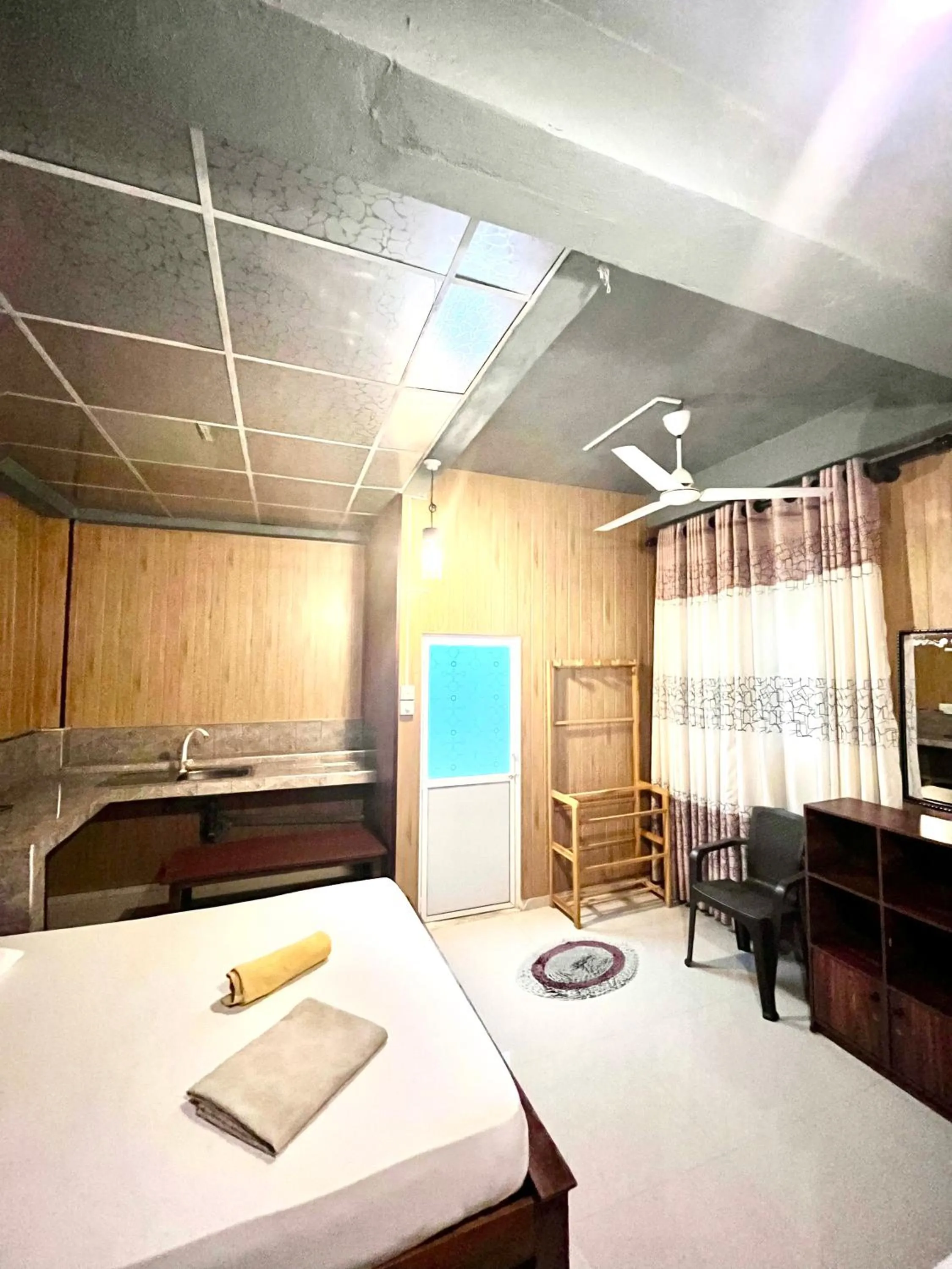 Bed in Holiday Inn Unawatuna