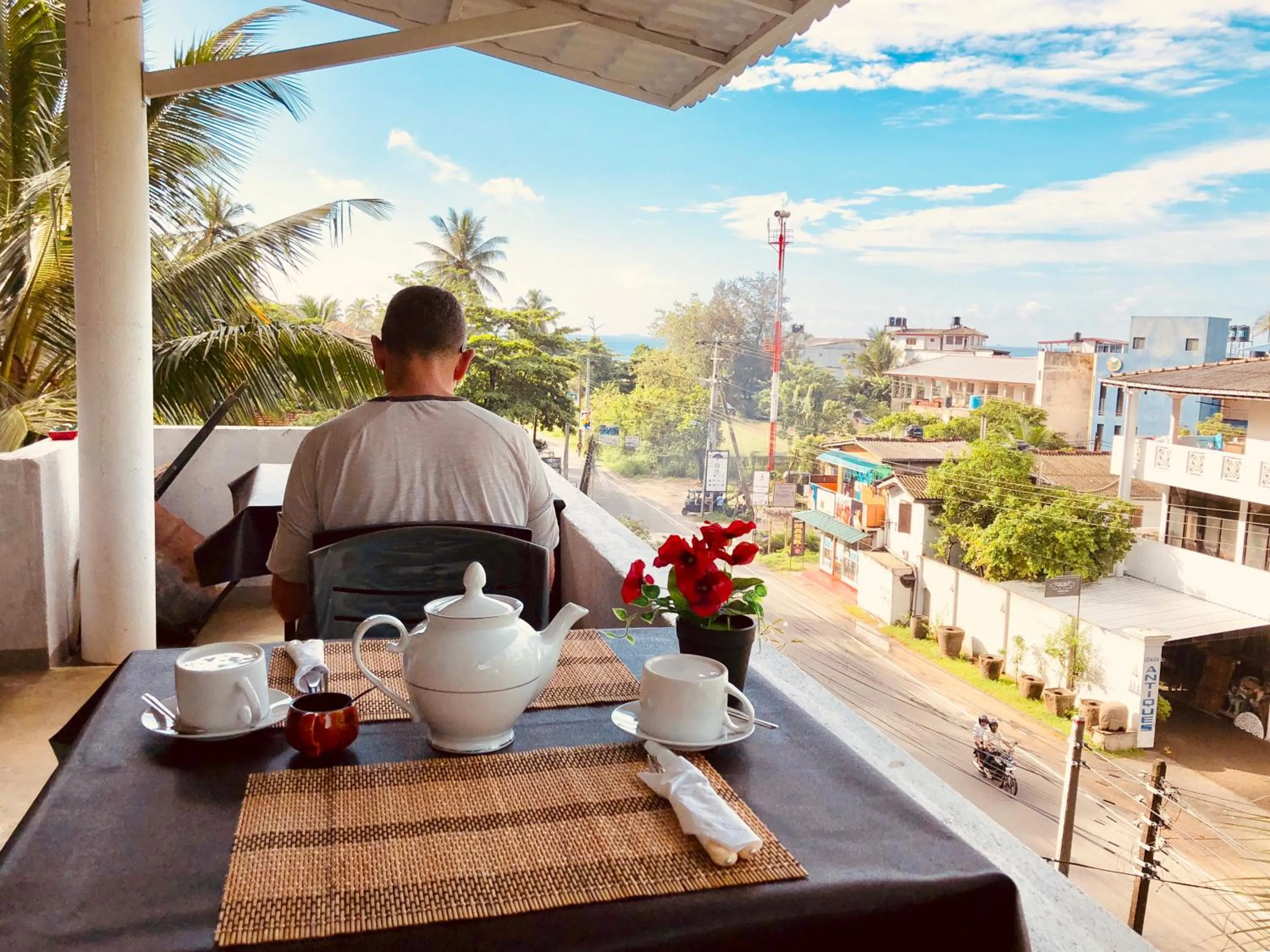 Meals in Holiday Inn Unawatuna