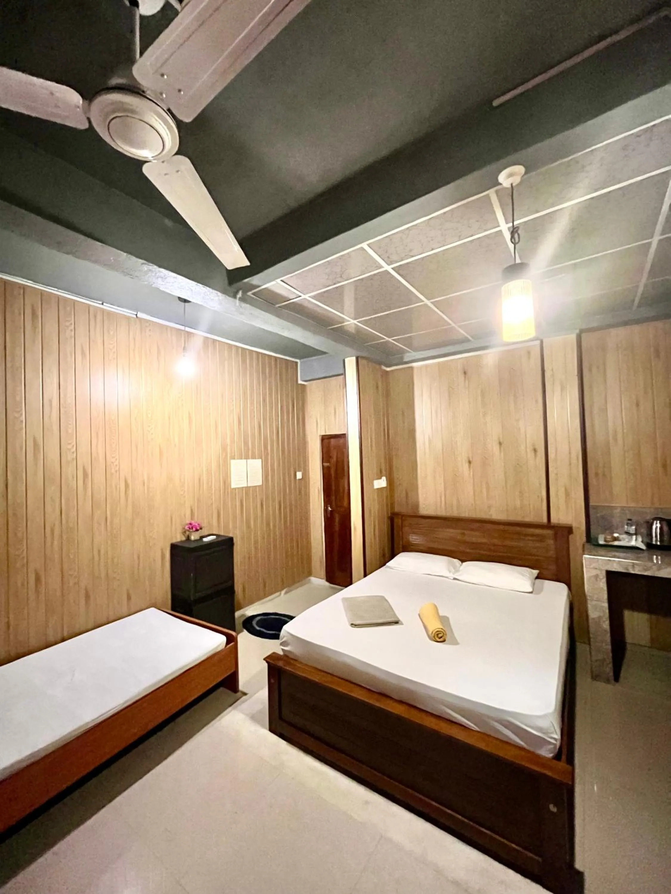 Bed in Holiday Inn Unawatuna