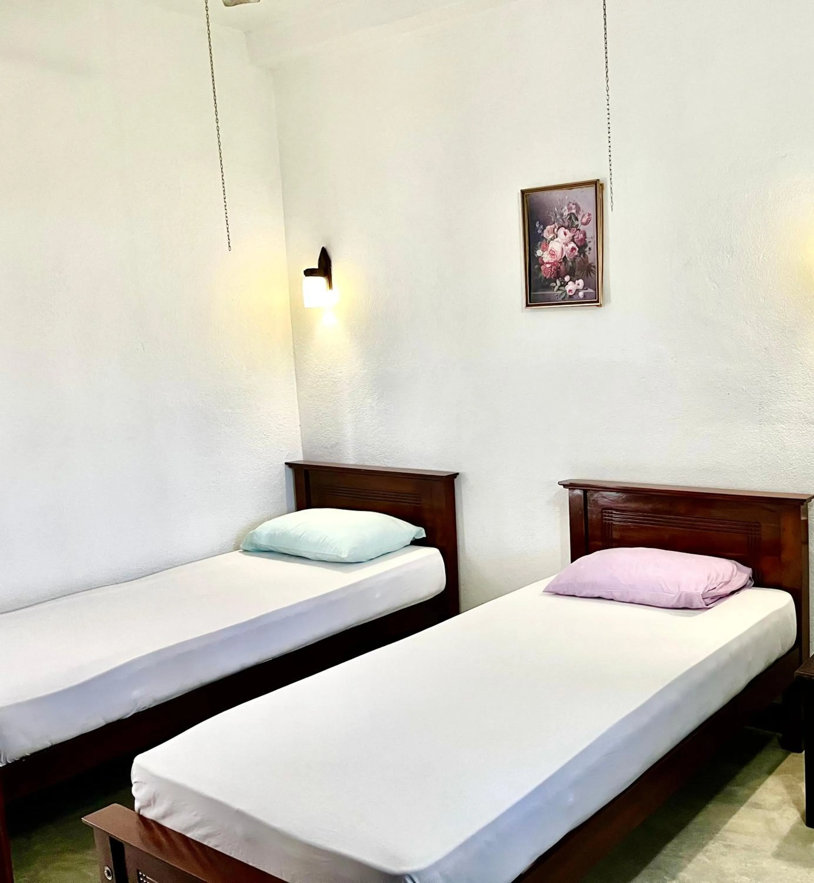 Bed in Holiday Inn Unawatuna