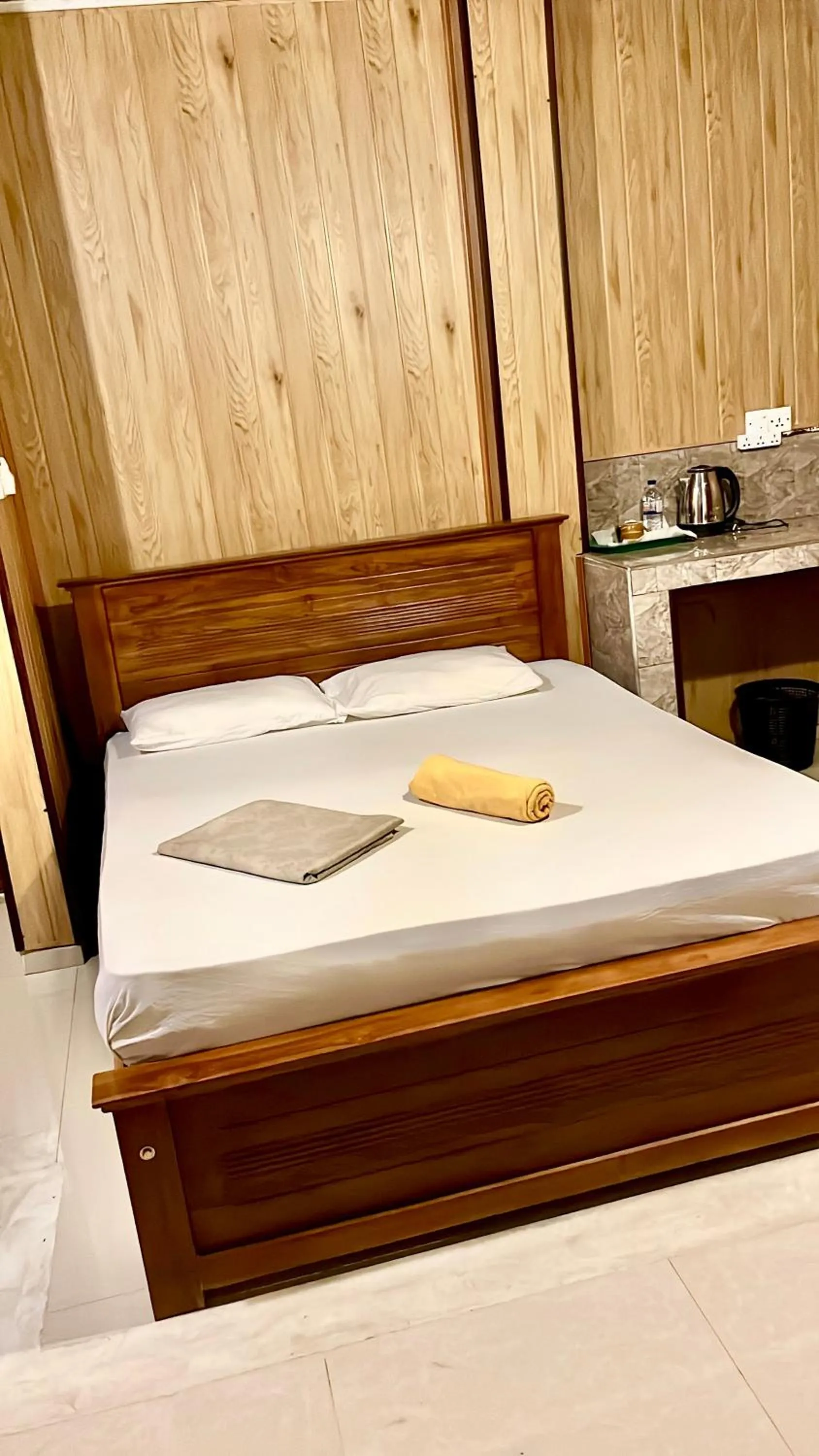 Bed in Holiday Inn Unawatuna