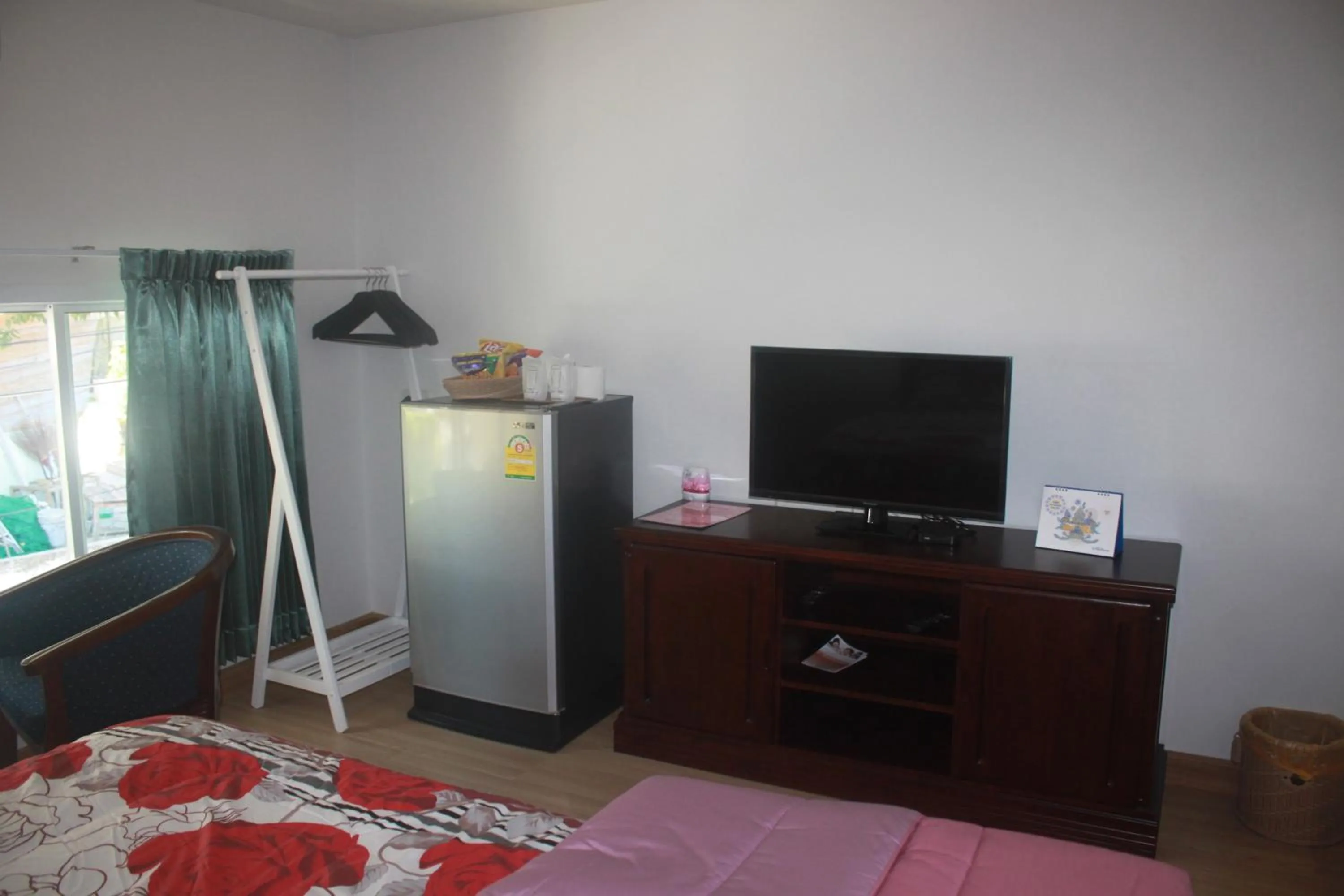 Day, Bed in Nong Nuey Rooms