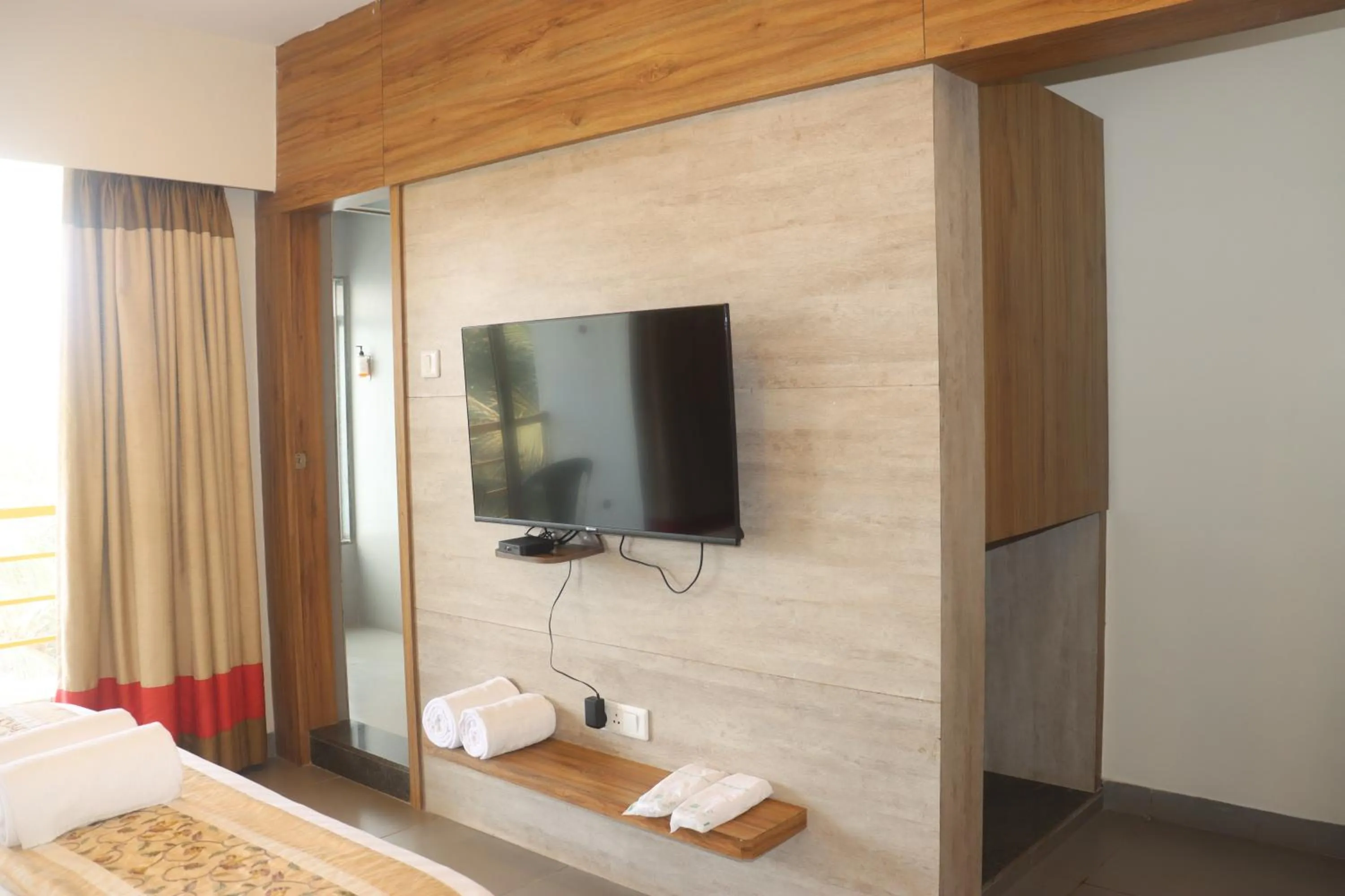 Communal lounge/ TV room in Turtle Beach Resort - Morjim