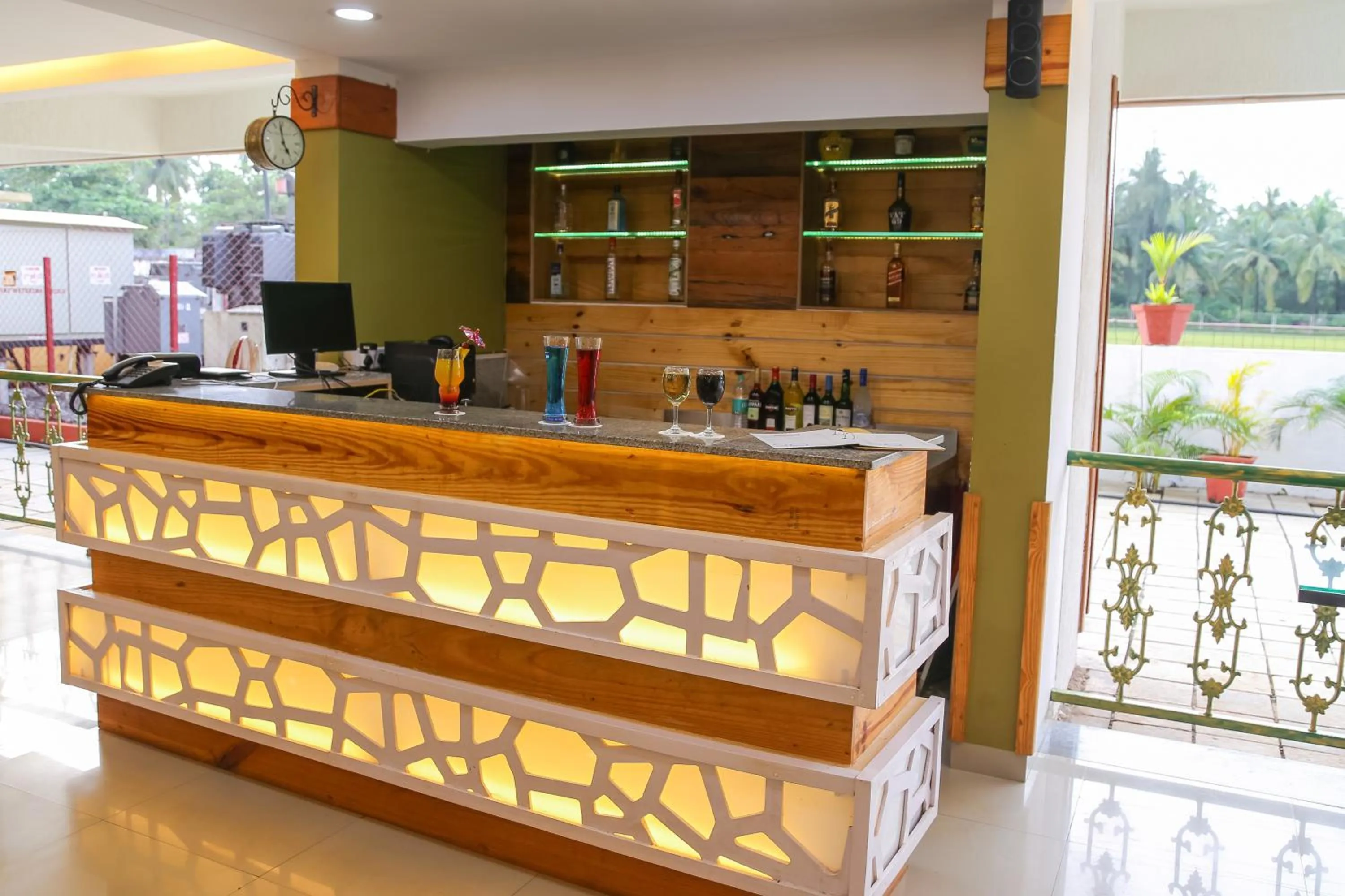 Lounge or bar in Turtle Beach Resort - Morjim