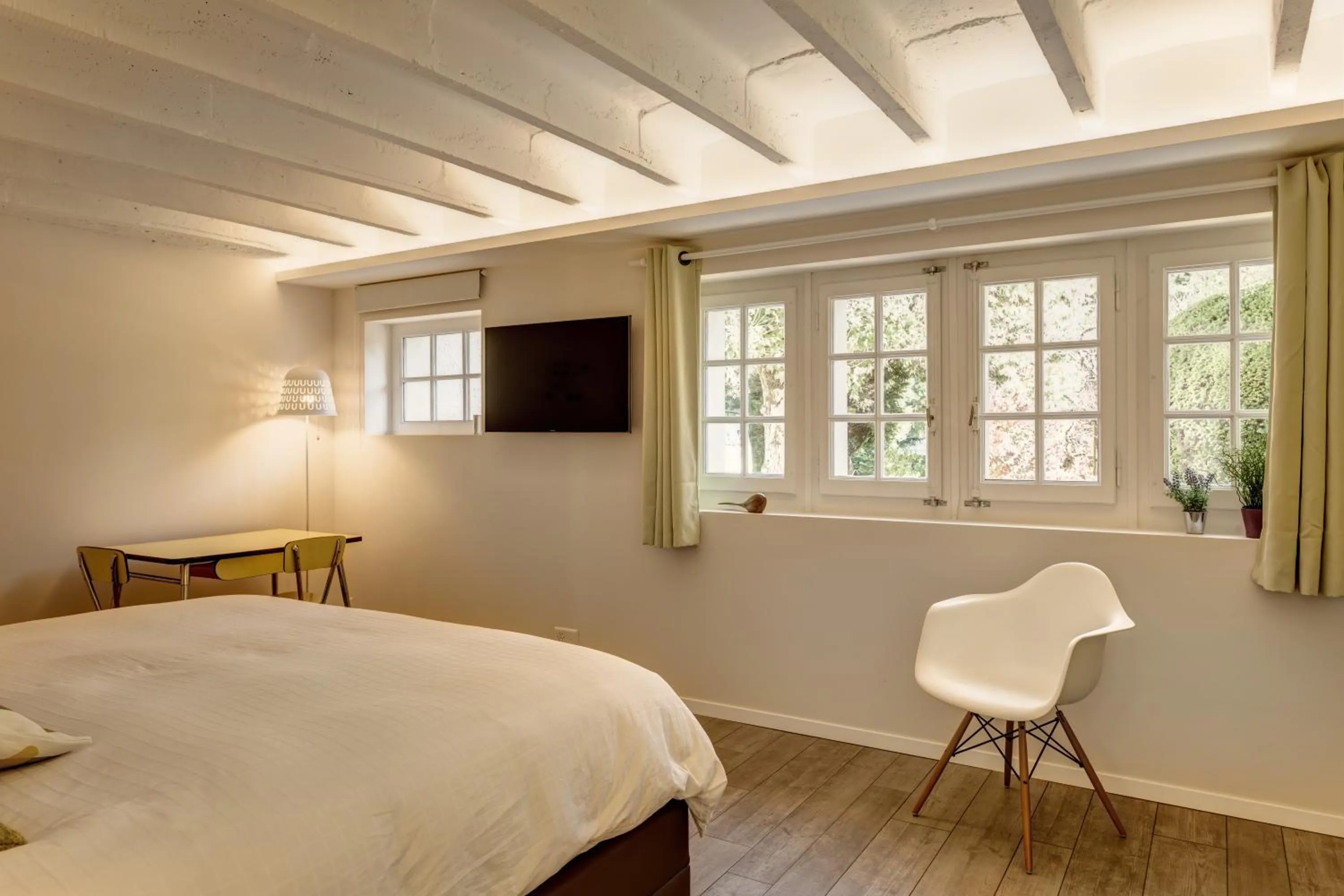 Decorative detail, Bed in Le Jour et la Nuit