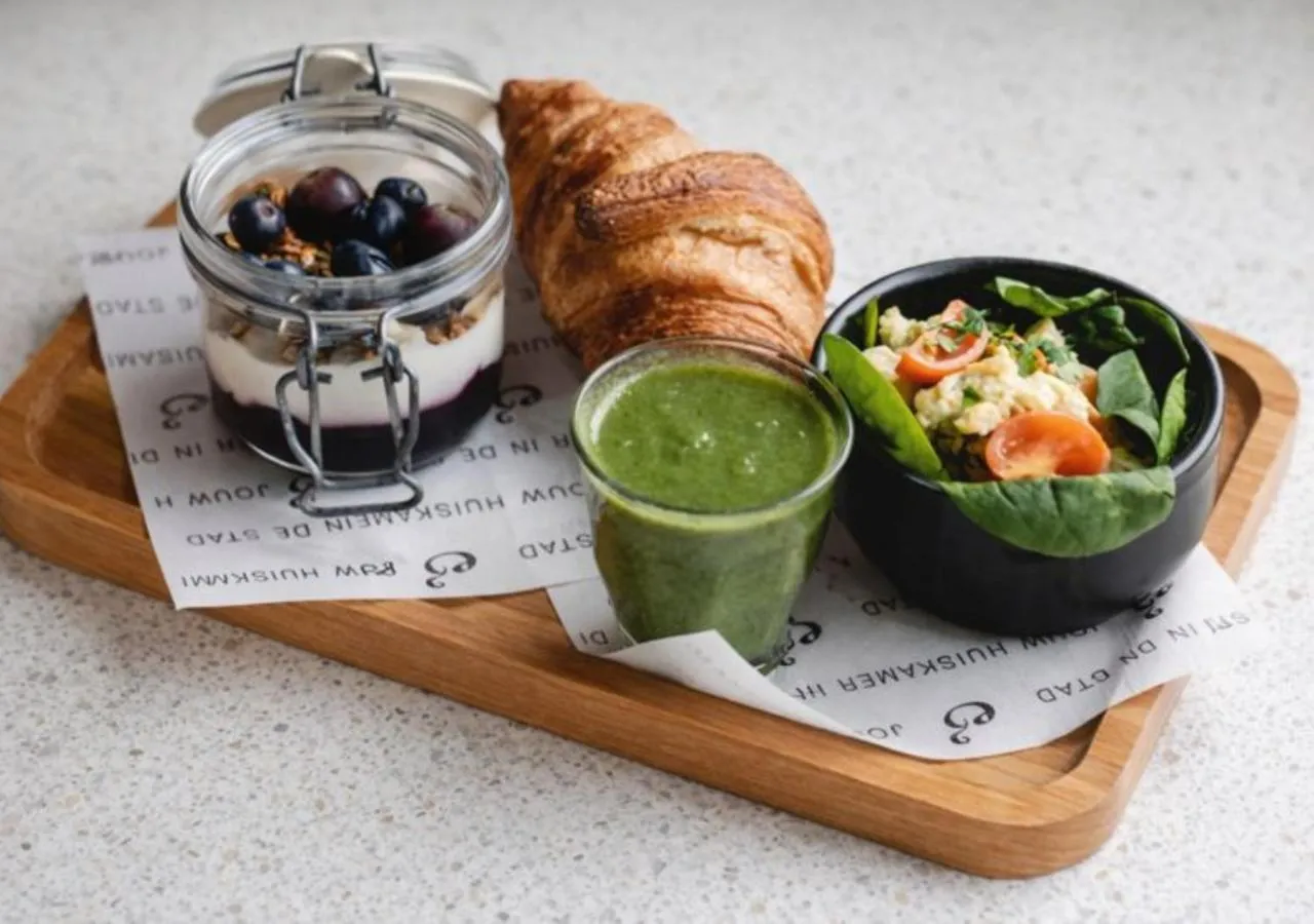 Food and drinks in YAYS Amsterdam Maritime by Numa