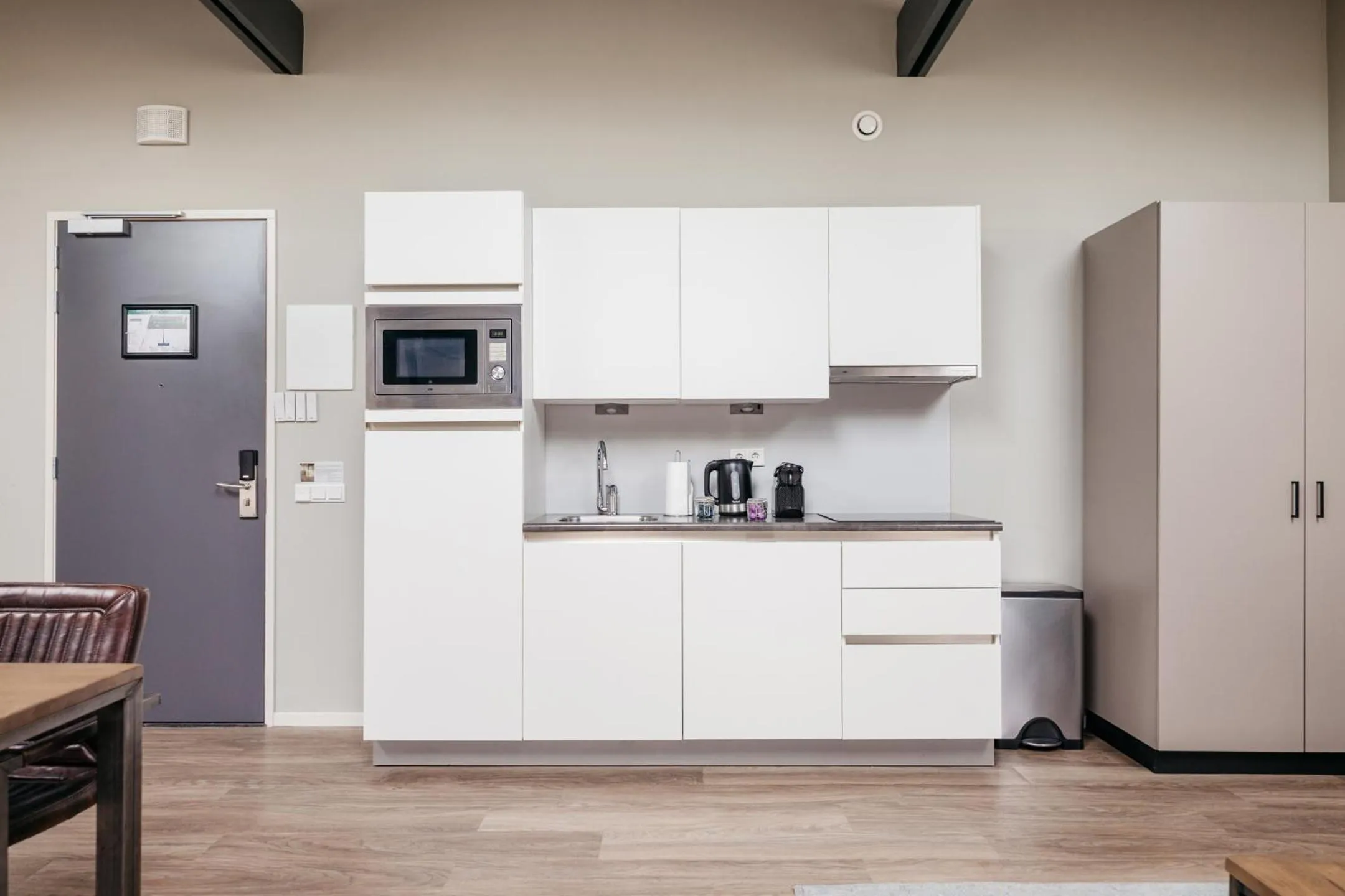 Coffee/tea facilities in YAYS Amsterdam Maritime by Numa