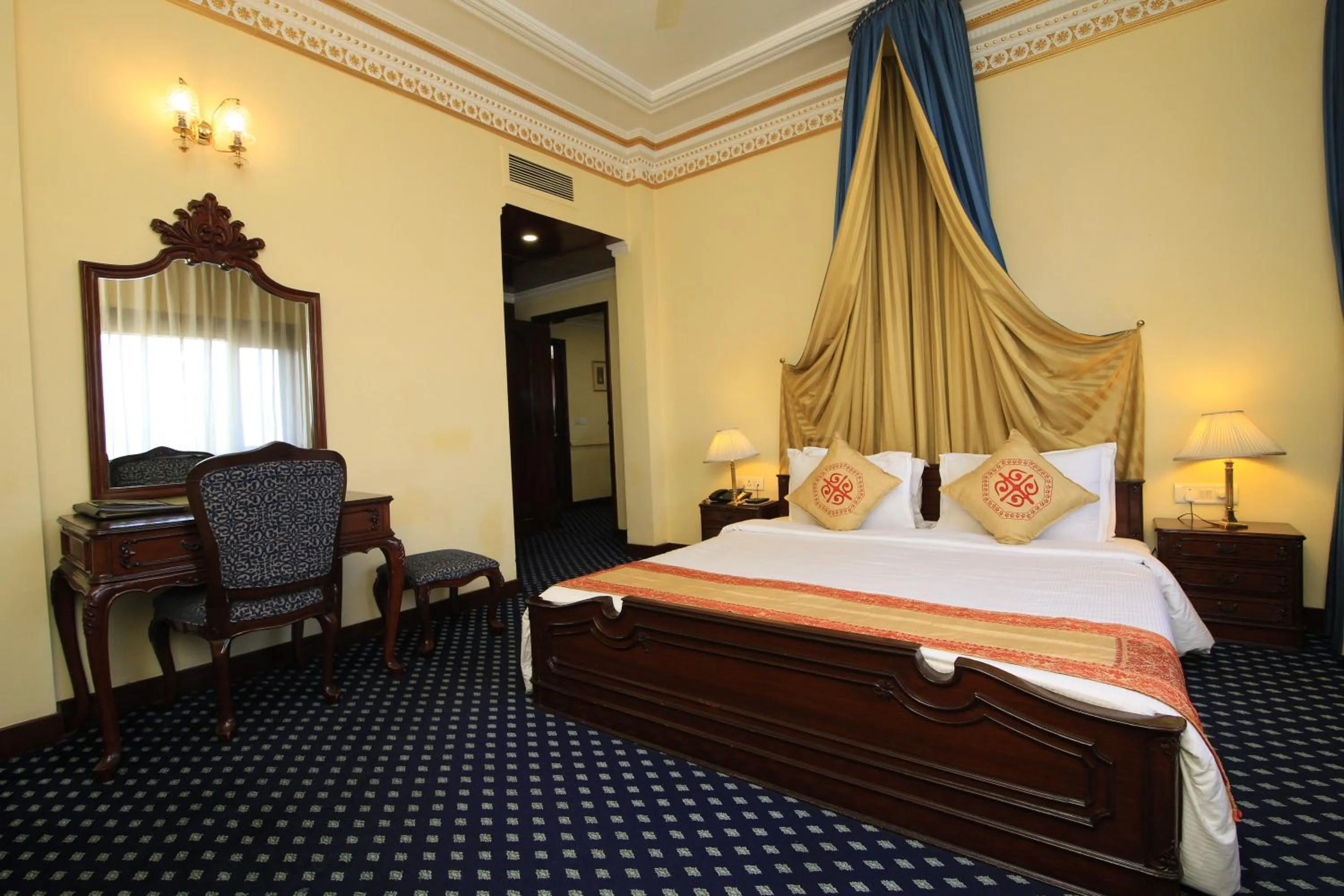 Photo of the whole room, Bed in Hotel Dynasty