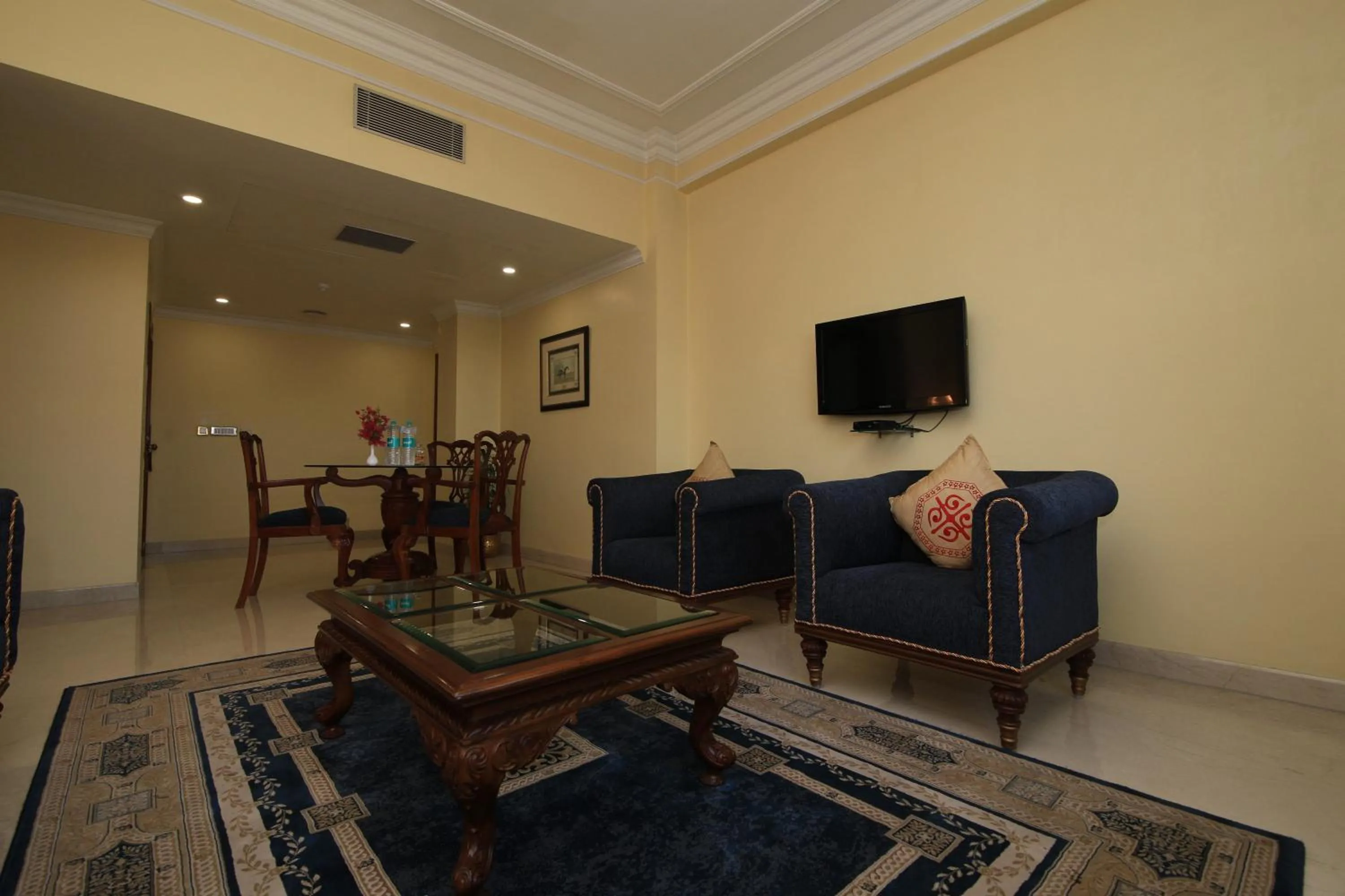 Photo of the whole room in Hotel Dynasty