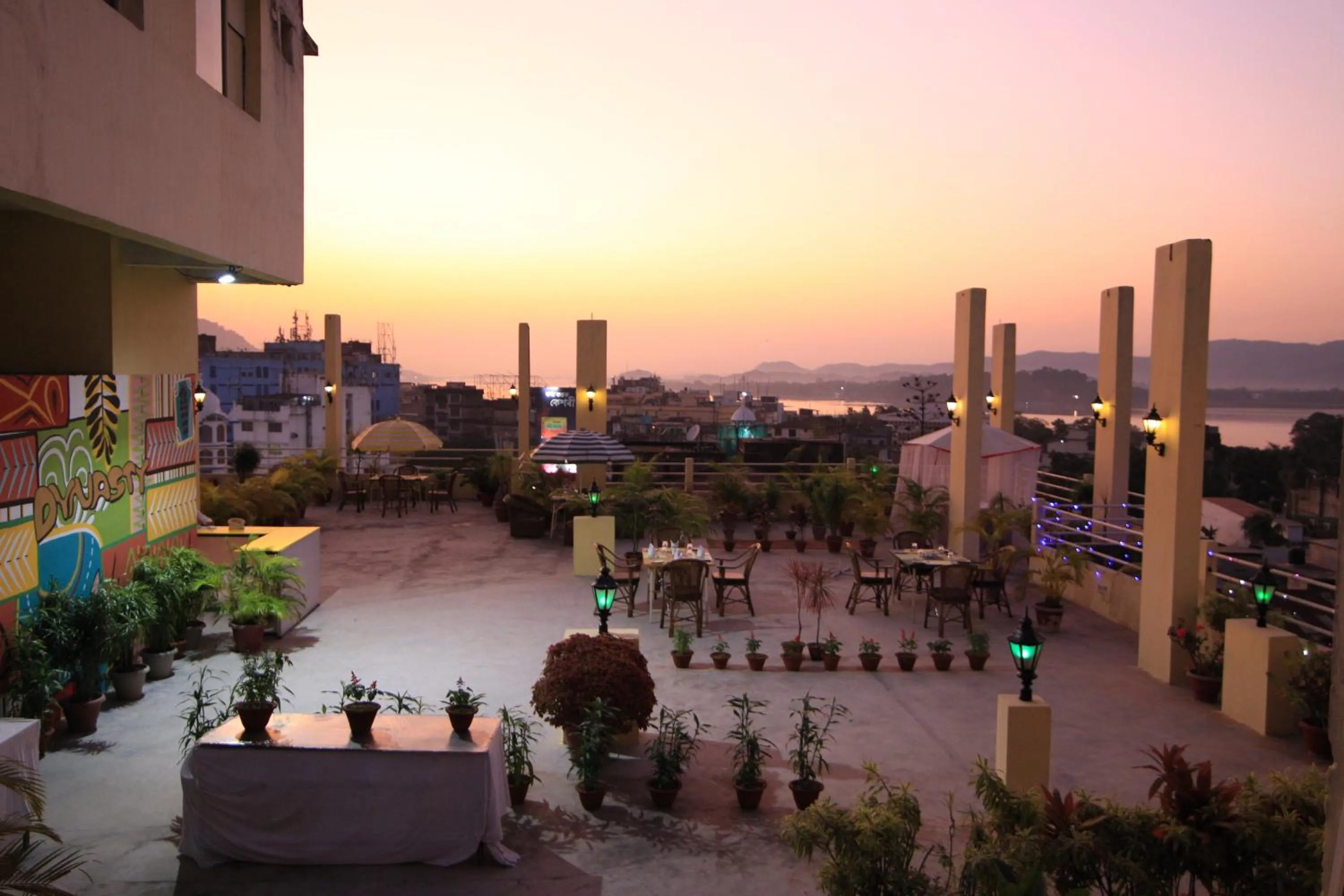 Sunset in Hotel Dynasty