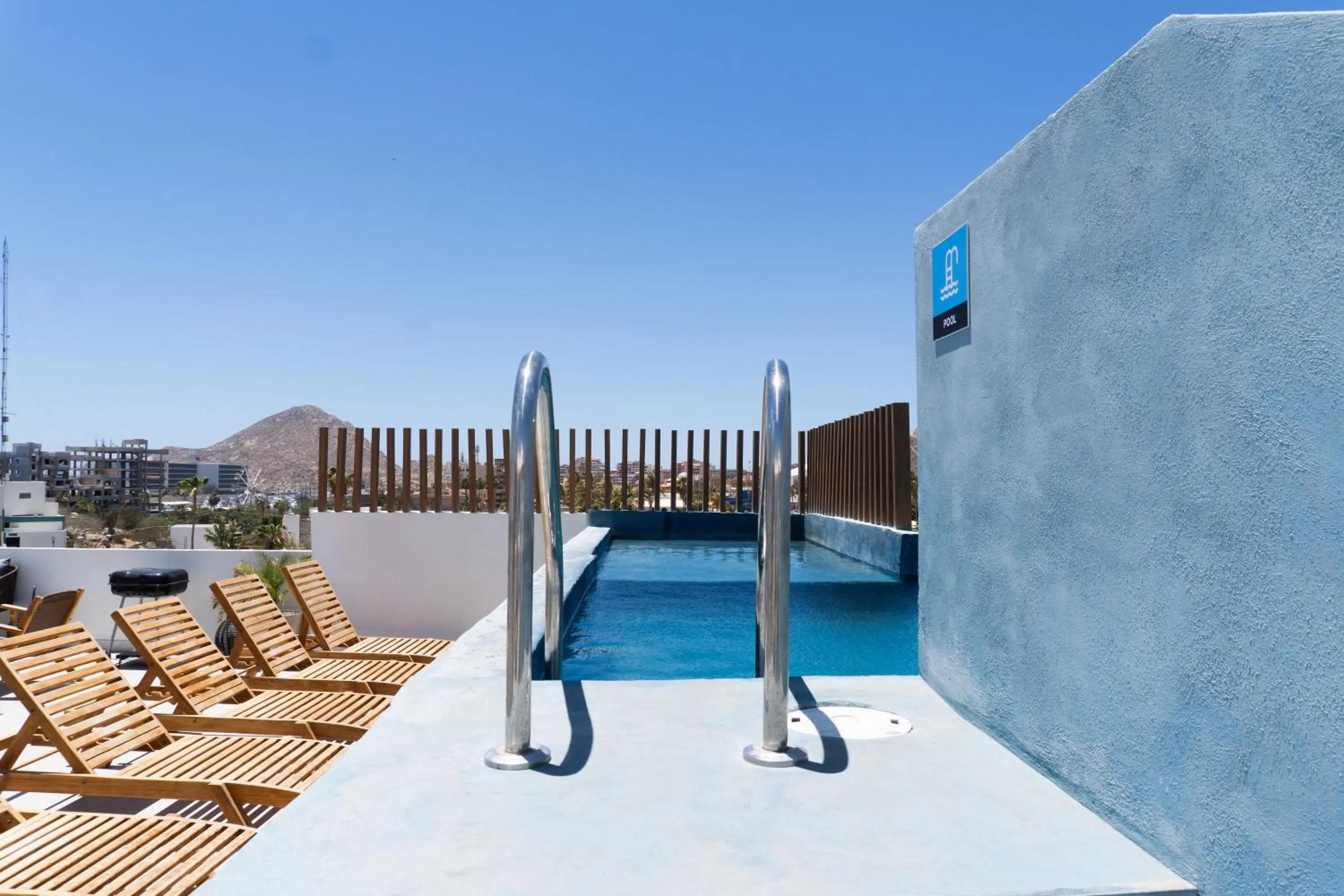 Pool view in Colmena Hotel Los Cabos Marina