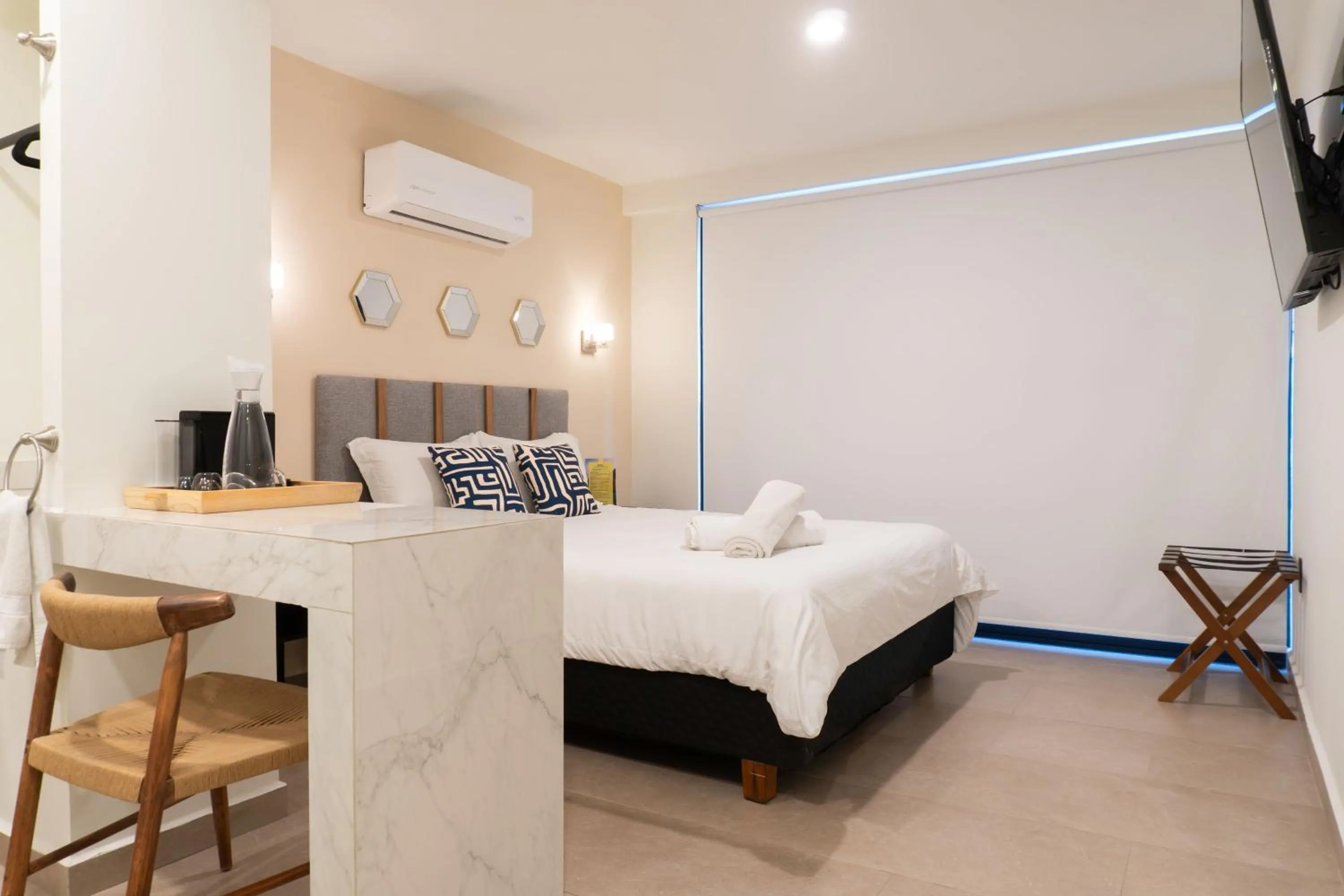 Bedroom, Bed in Colmena Hotel Los Cabos Marina