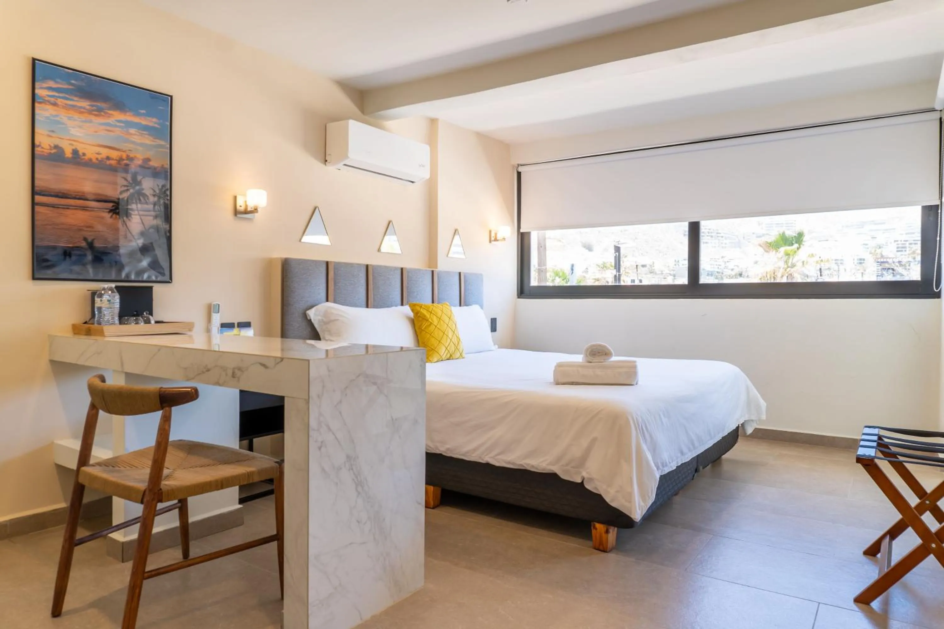 Bedroom, Bed in Colmena Hotel Los Cabos Marina