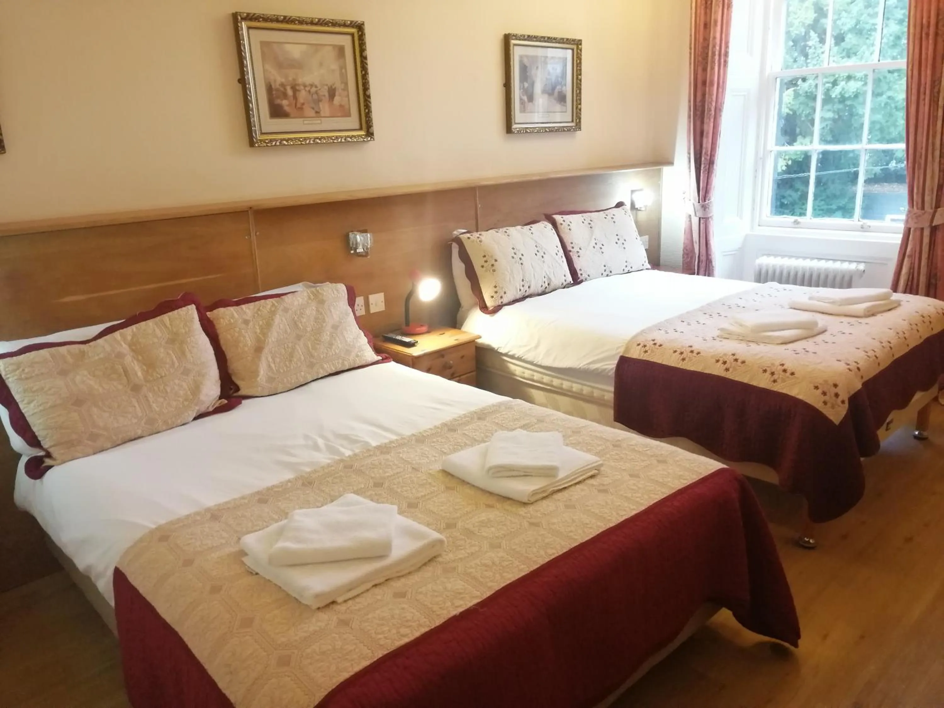 Bedroom, Bed in Cumberland Hotel