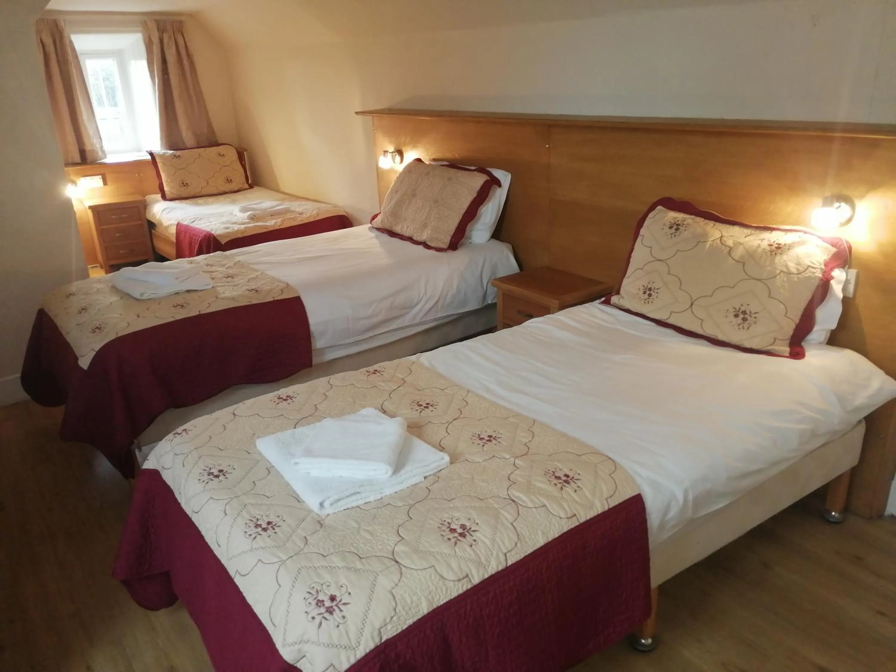 Bedroom, Bed in Cumberland Hotel