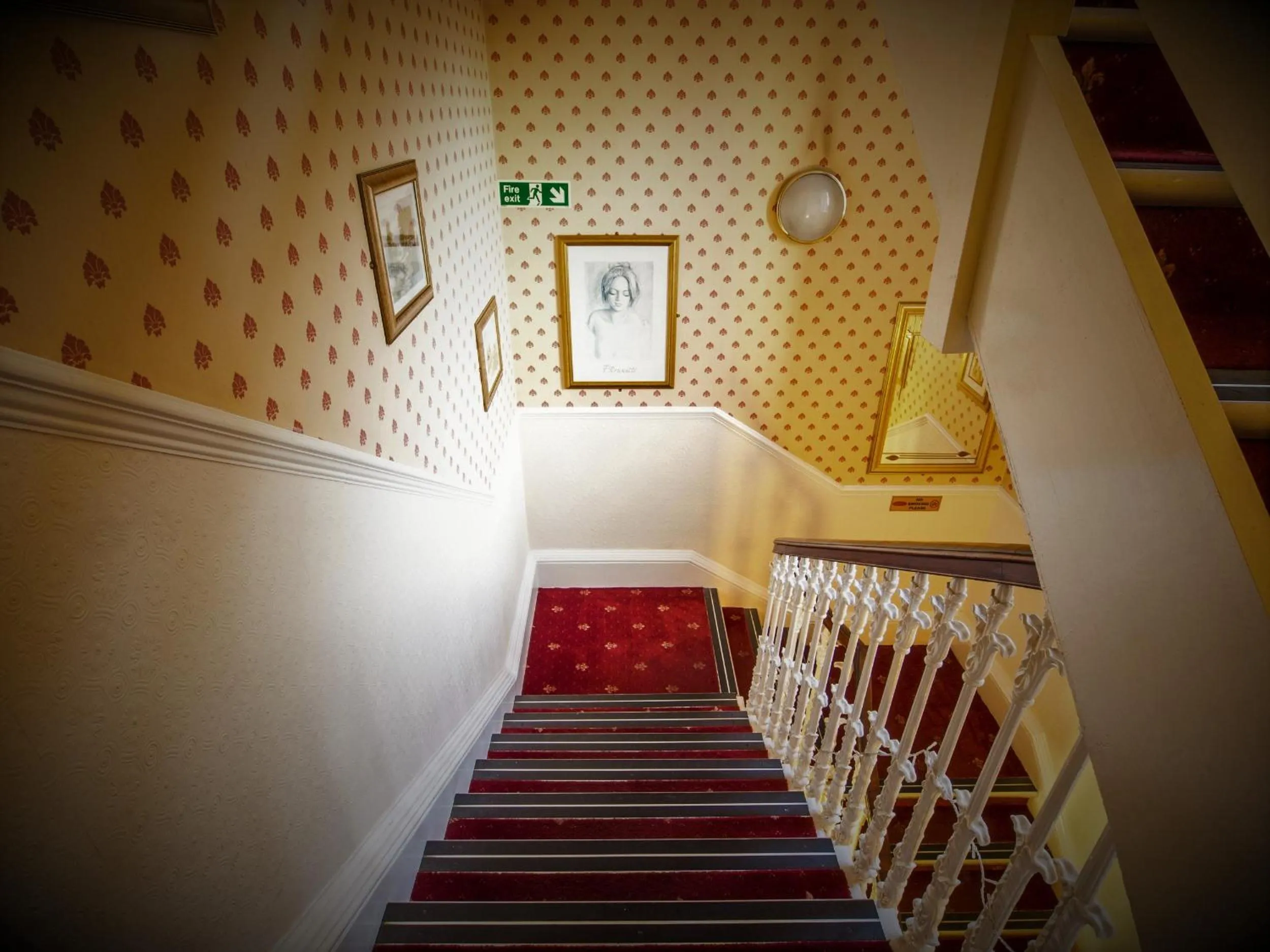 Area and facilities in Cumberland Hotel