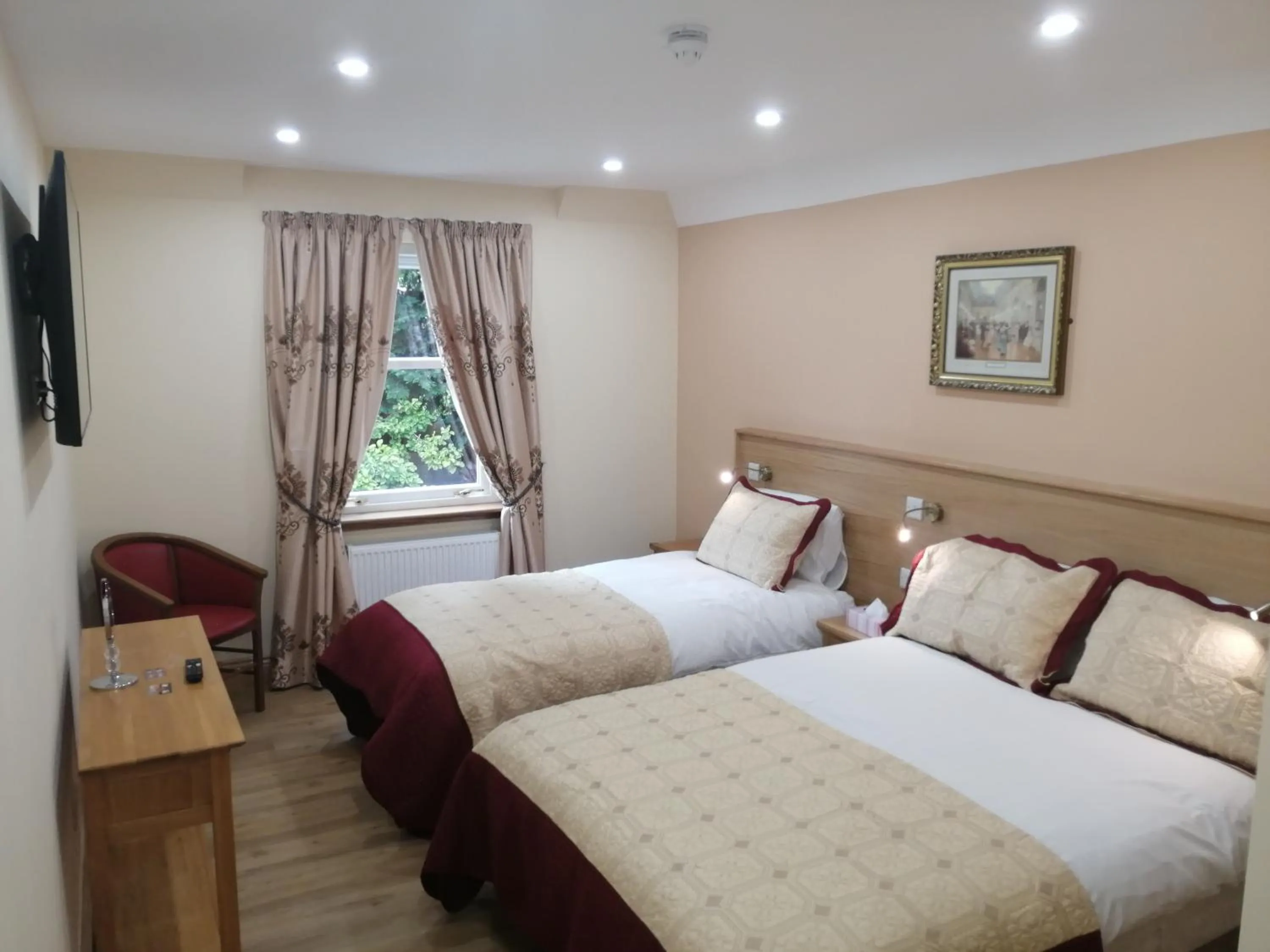 Bedroom, Bed in Cumberland Hotel