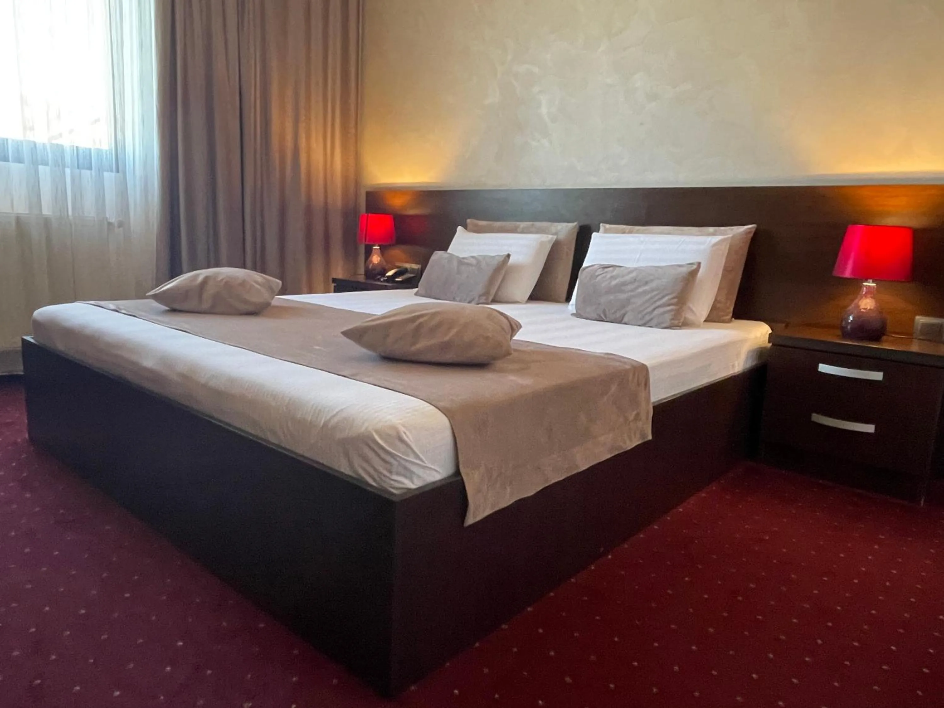 Shower, Bed in Hotel Athos