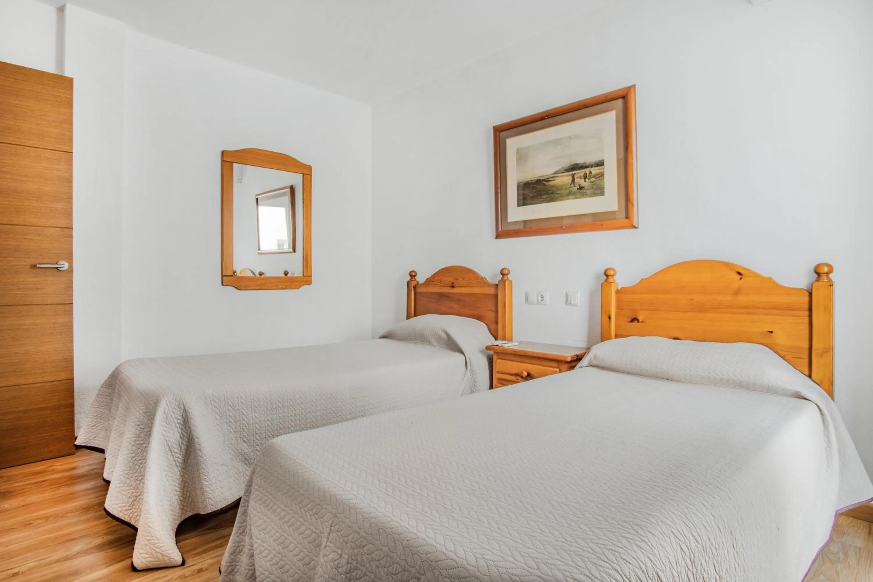 Bedroom, Bed in Duquesa Harbour Club Aparthotel