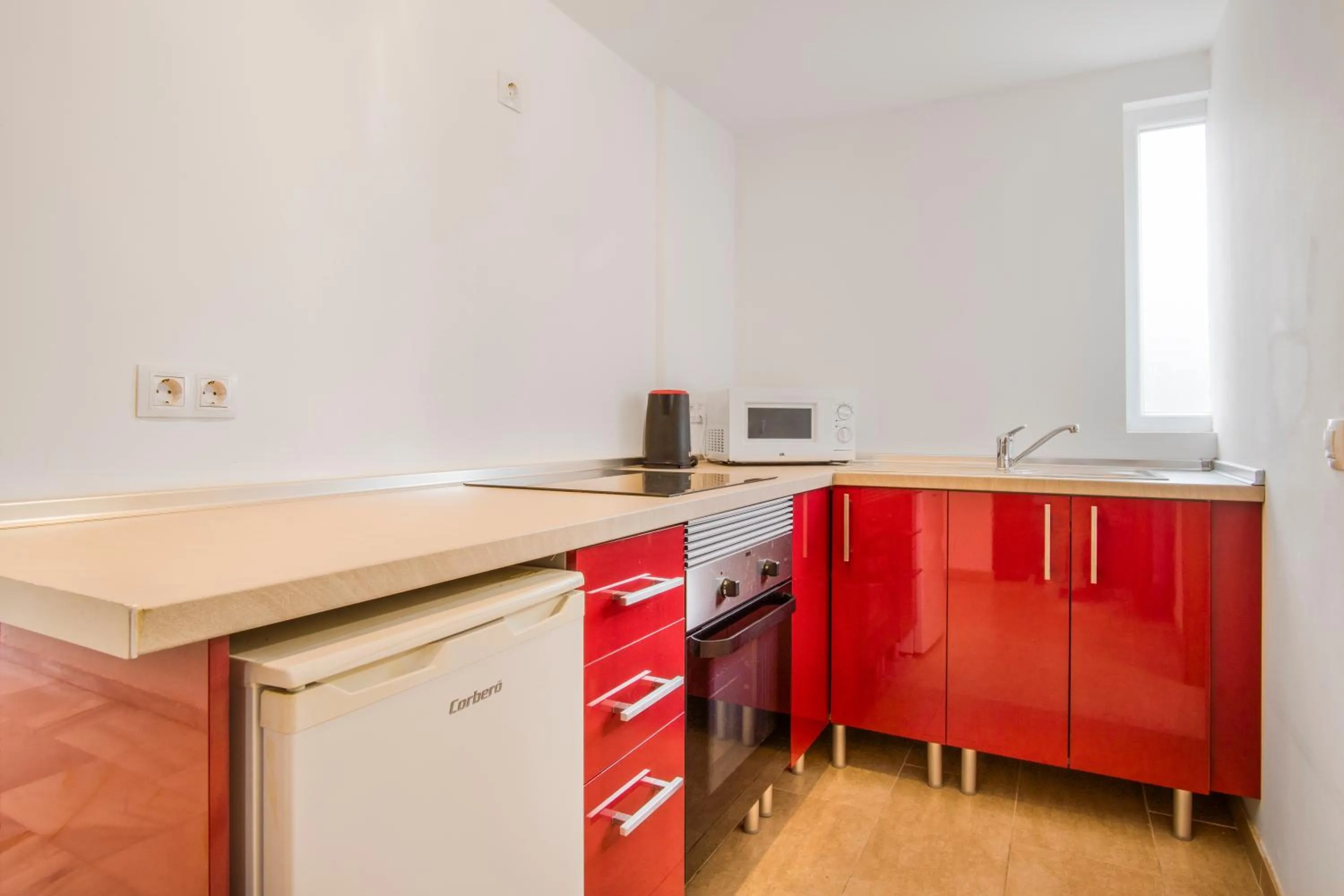 Kitchen or kitchenette in Duquesa Harbour Club Aparthotel