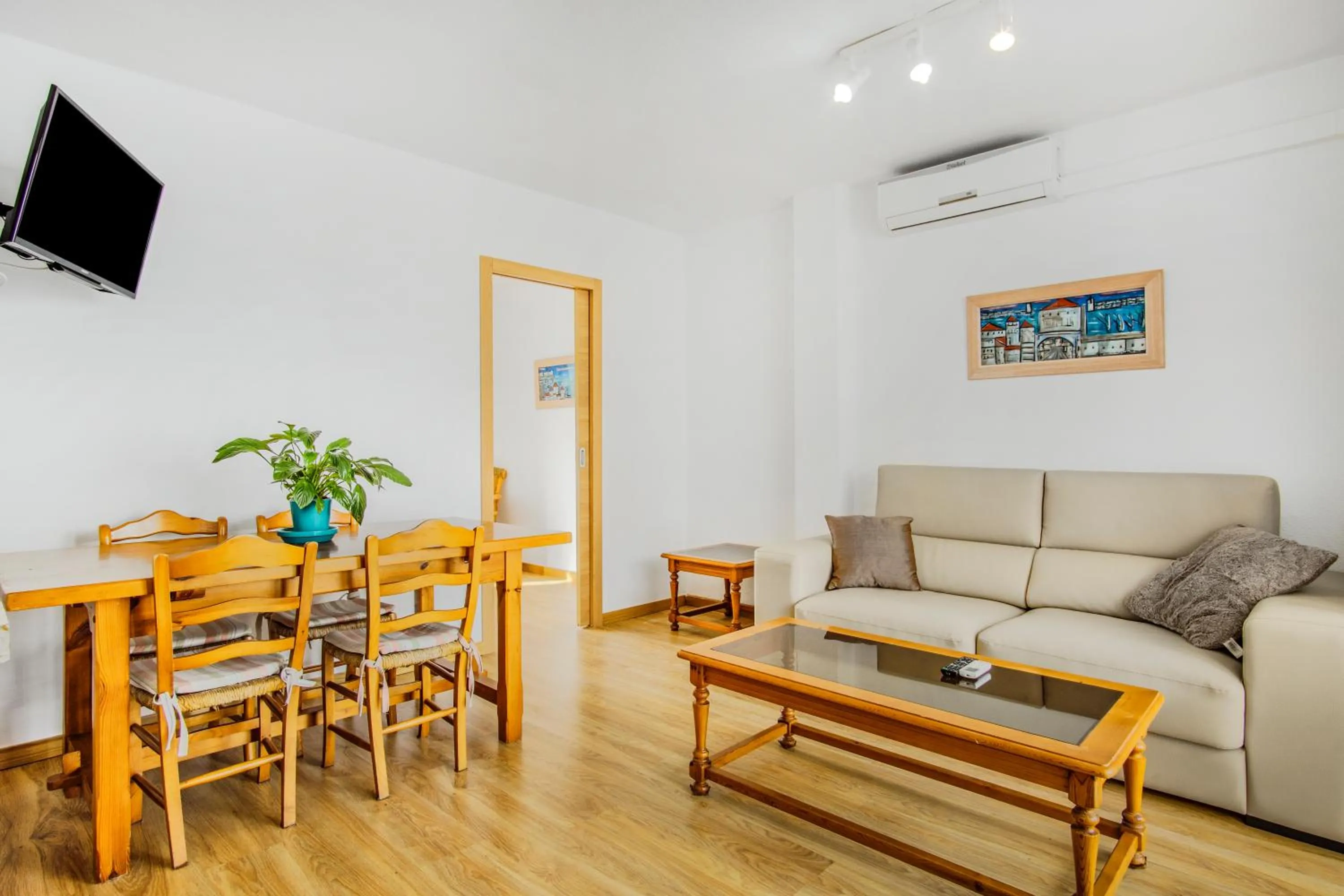 TV and multimedia in Duquesa Harbour Club Aparthotel