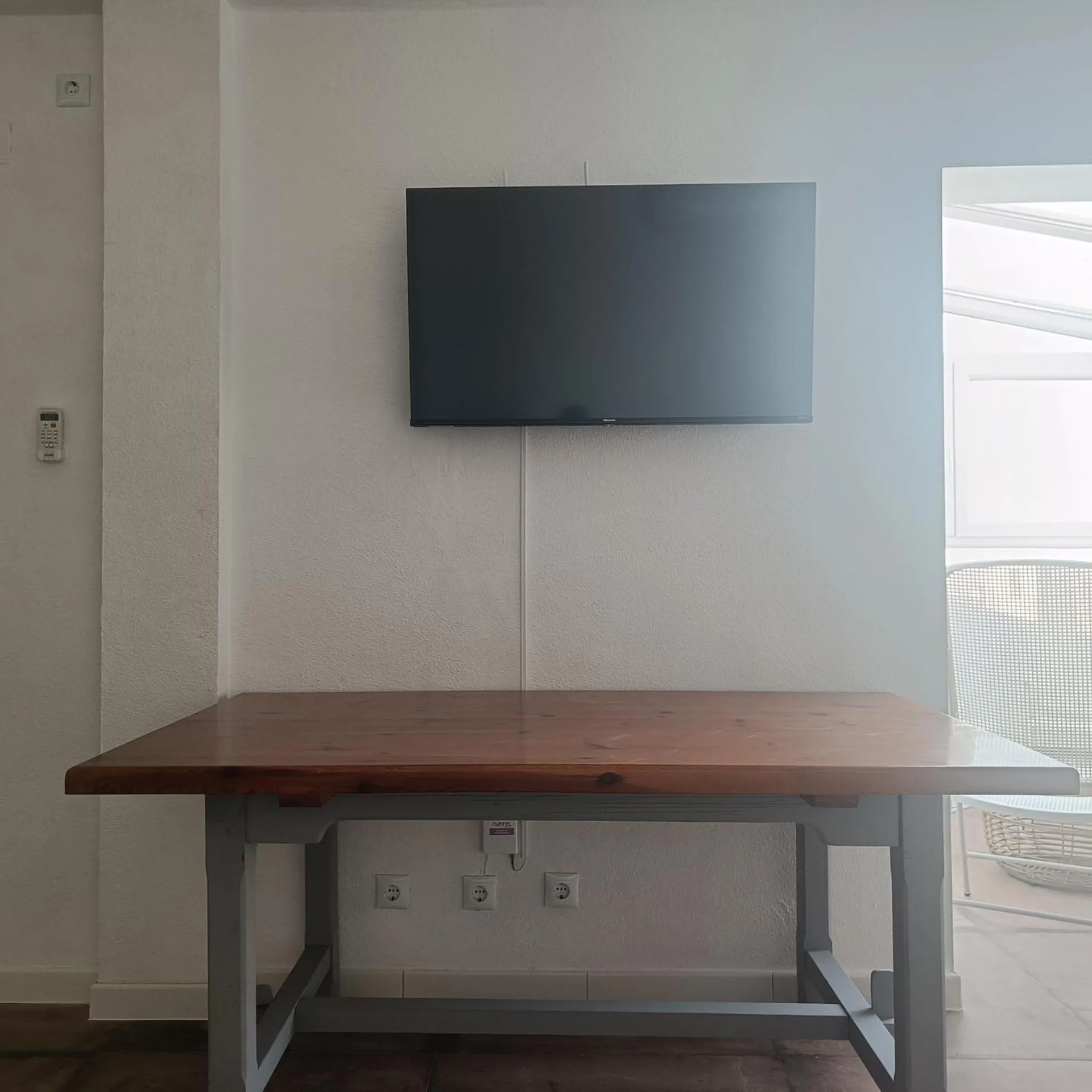 TV and multimedia in Duquesa Harbour Club Aparthotel