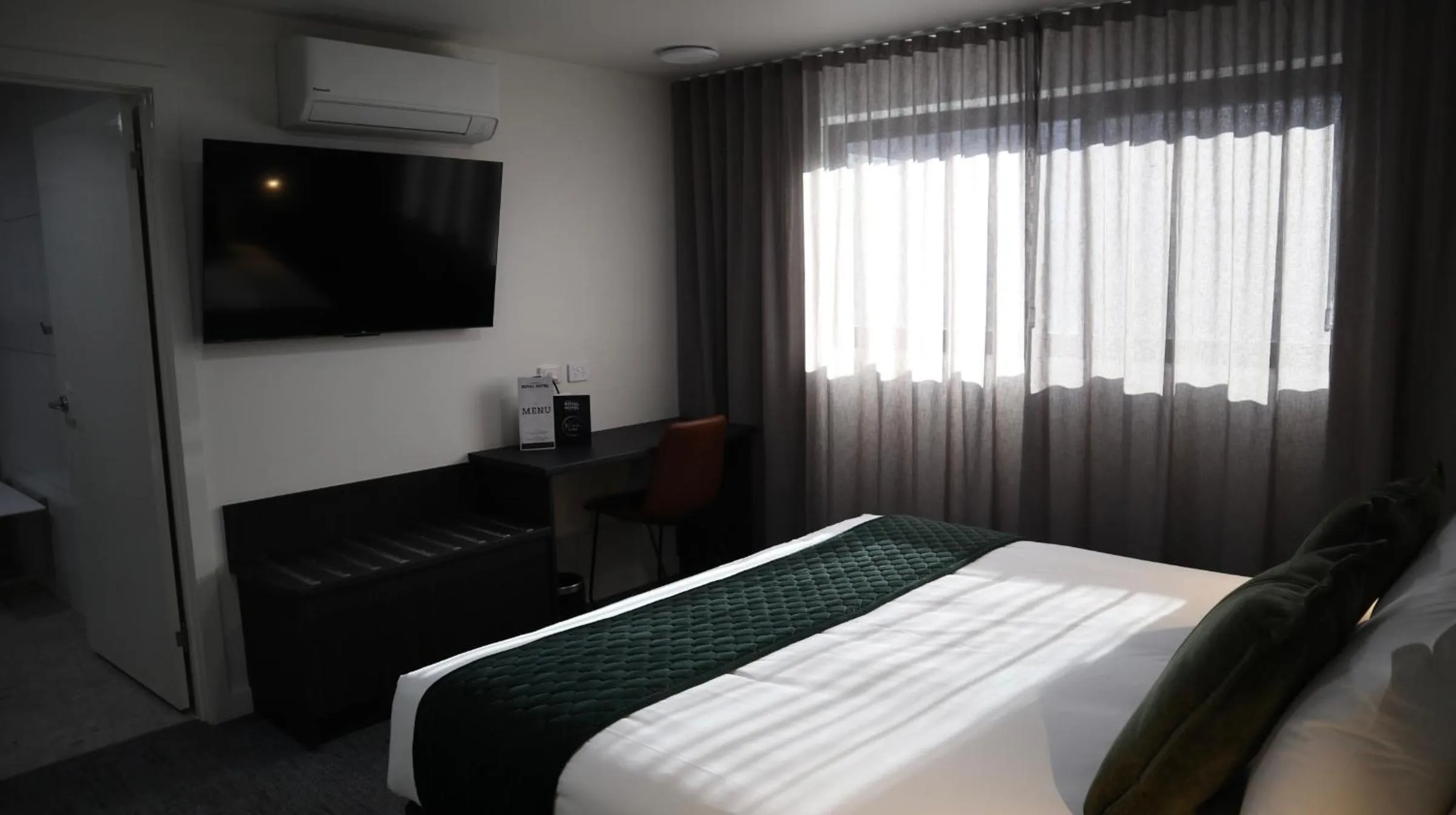 Bed in 40 on Marshall Boutique Hotel