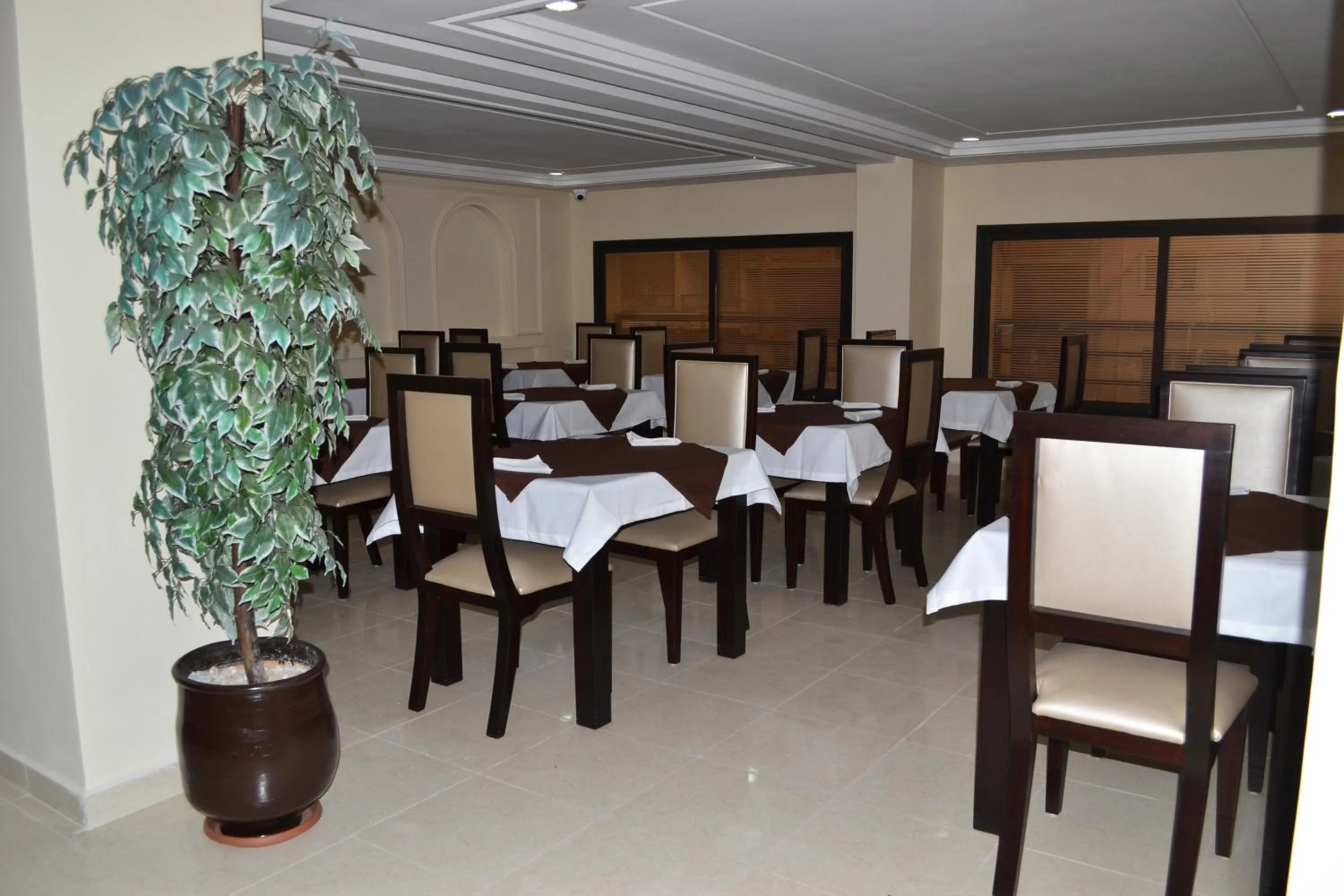 Restaurant/places to eat in Al Akhawayn