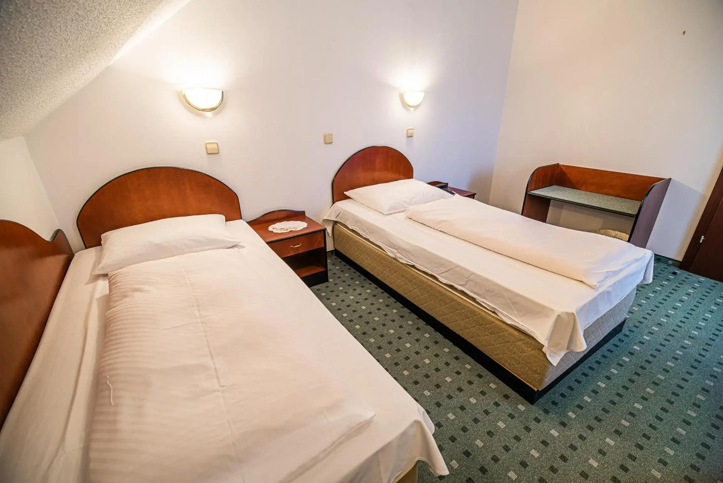 Twin Room with Balcony - single occupancy in Guesthouse Leski Dvor Twin Room with Balcony - single occupancy in Guesthouse Leski Dvor