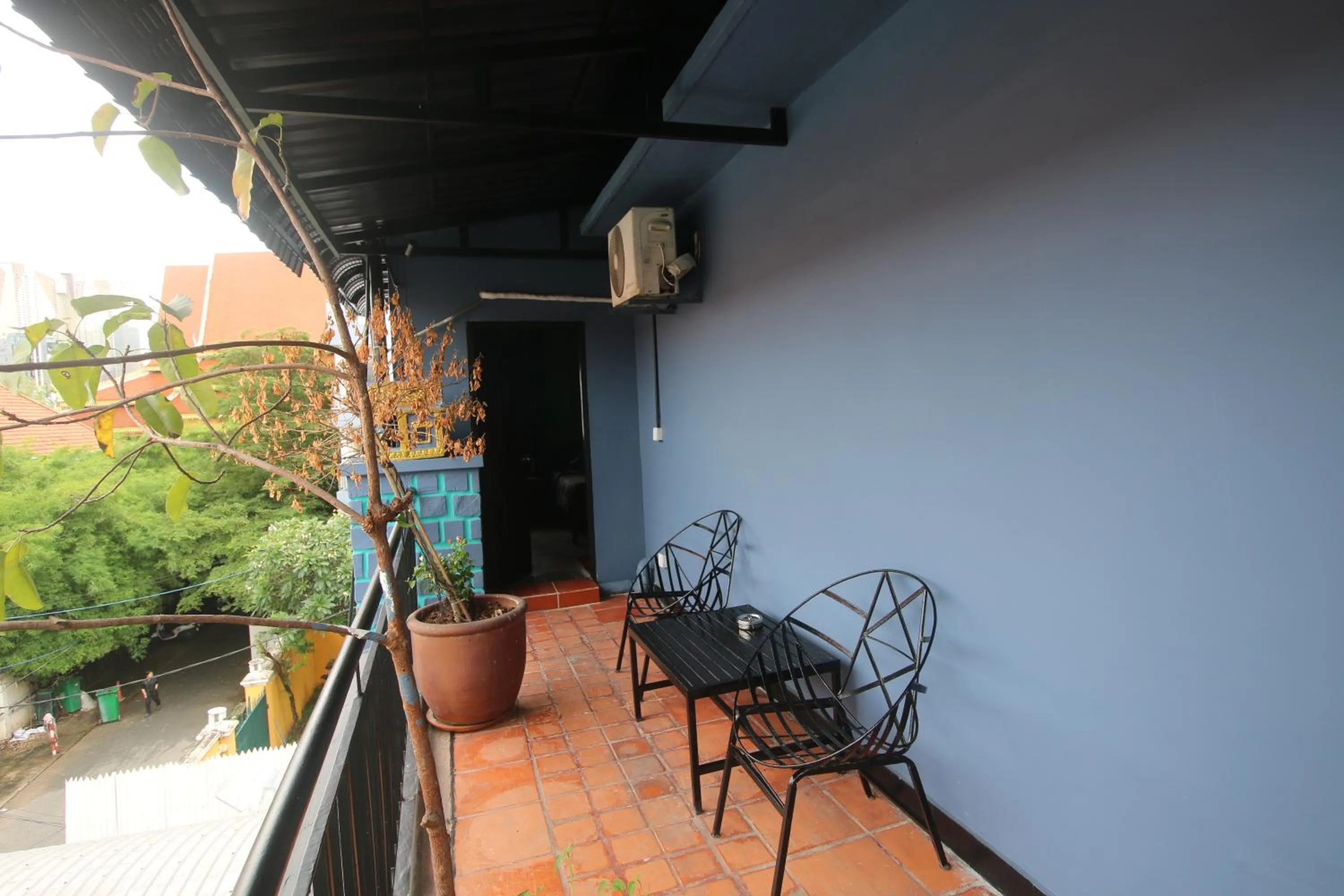 Patio in Bat Chum Villa