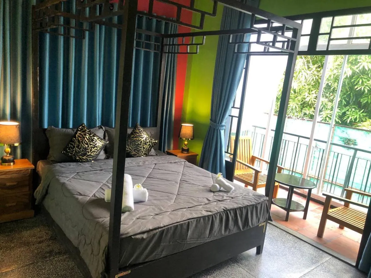 Patio, Bed in Bat Chum Villa