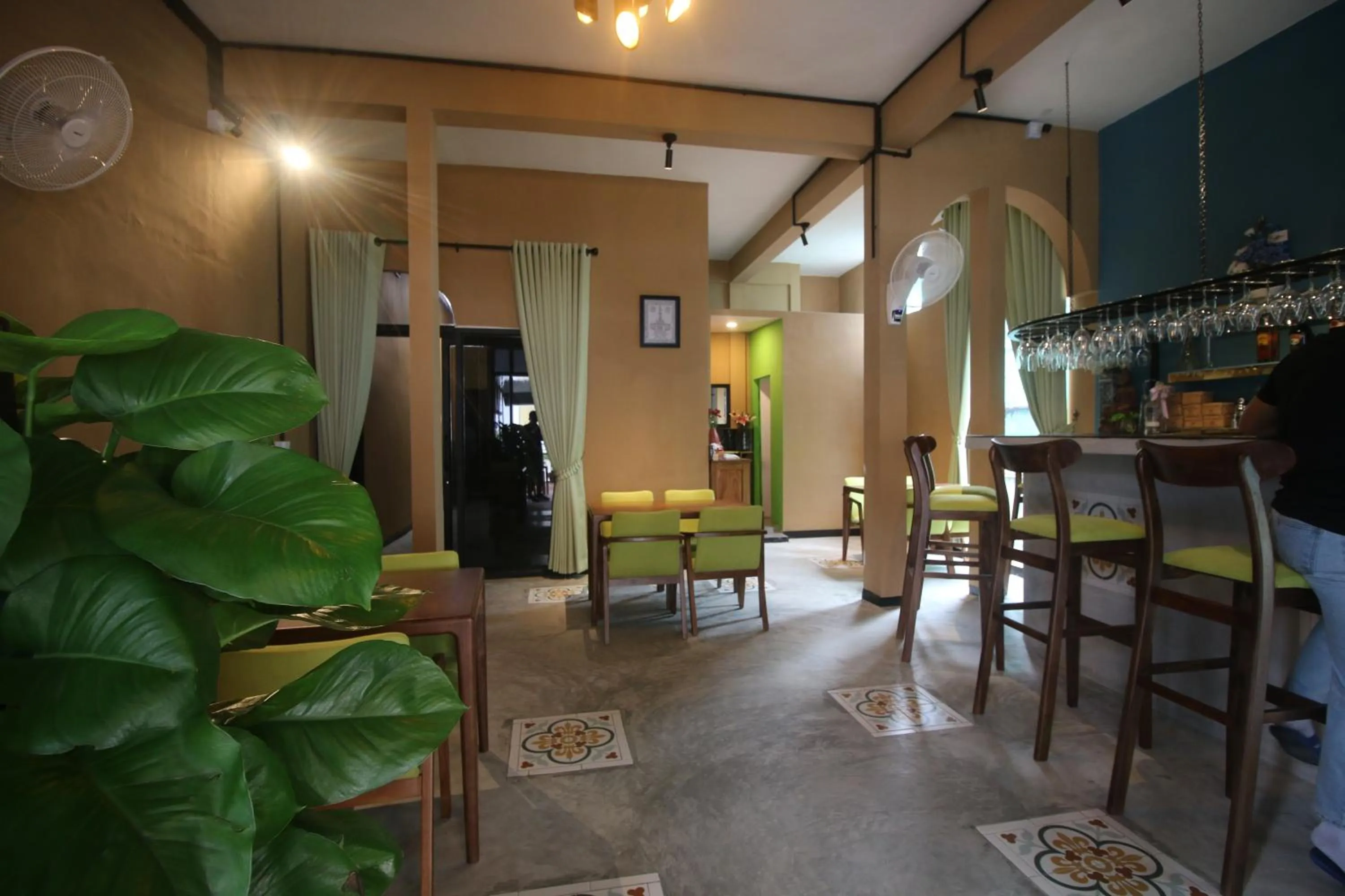 Restaurant/places to eat in Bat Chum Villa