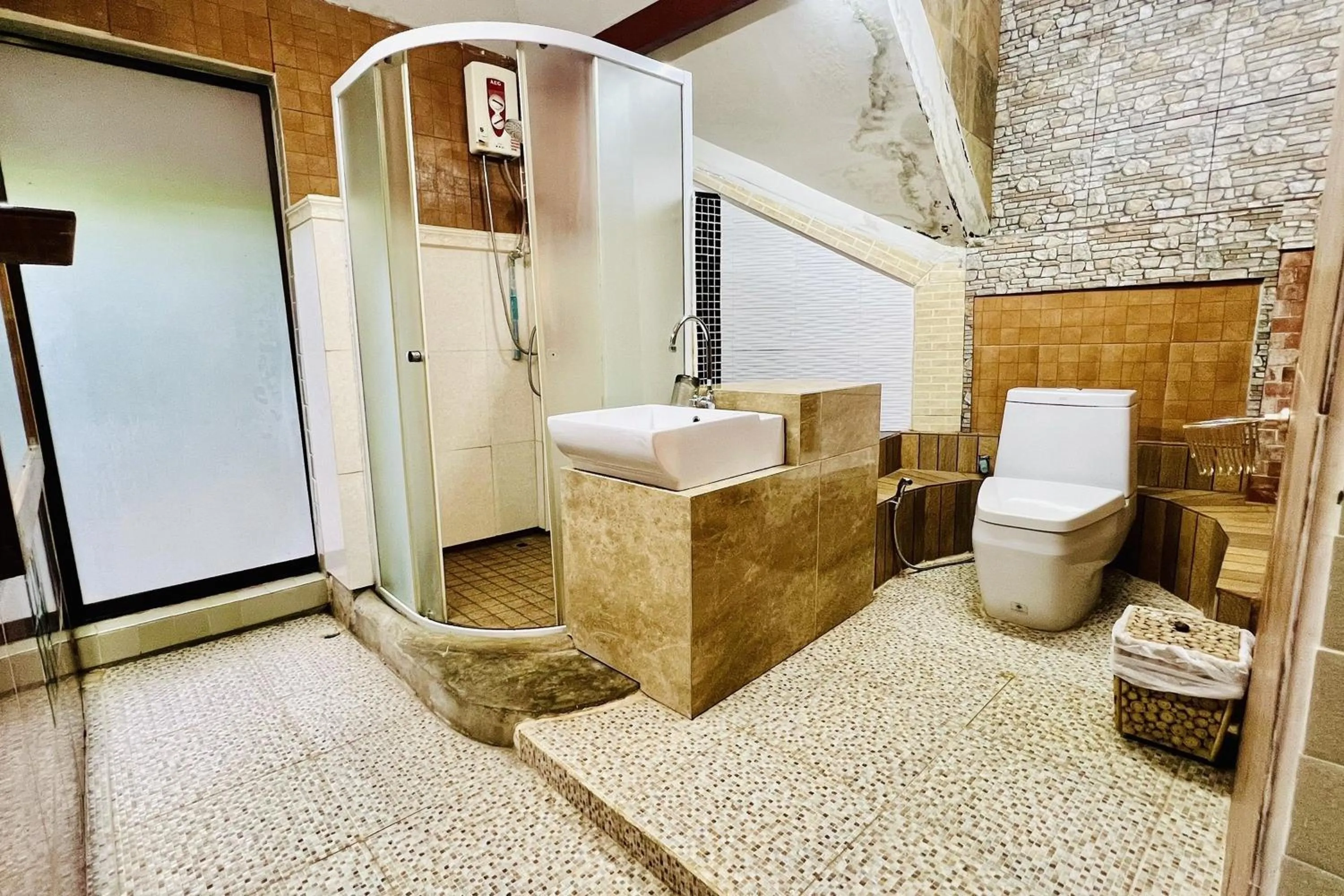 Bathroom in The Cascade - Mae Taeng Waterfall Bungalows