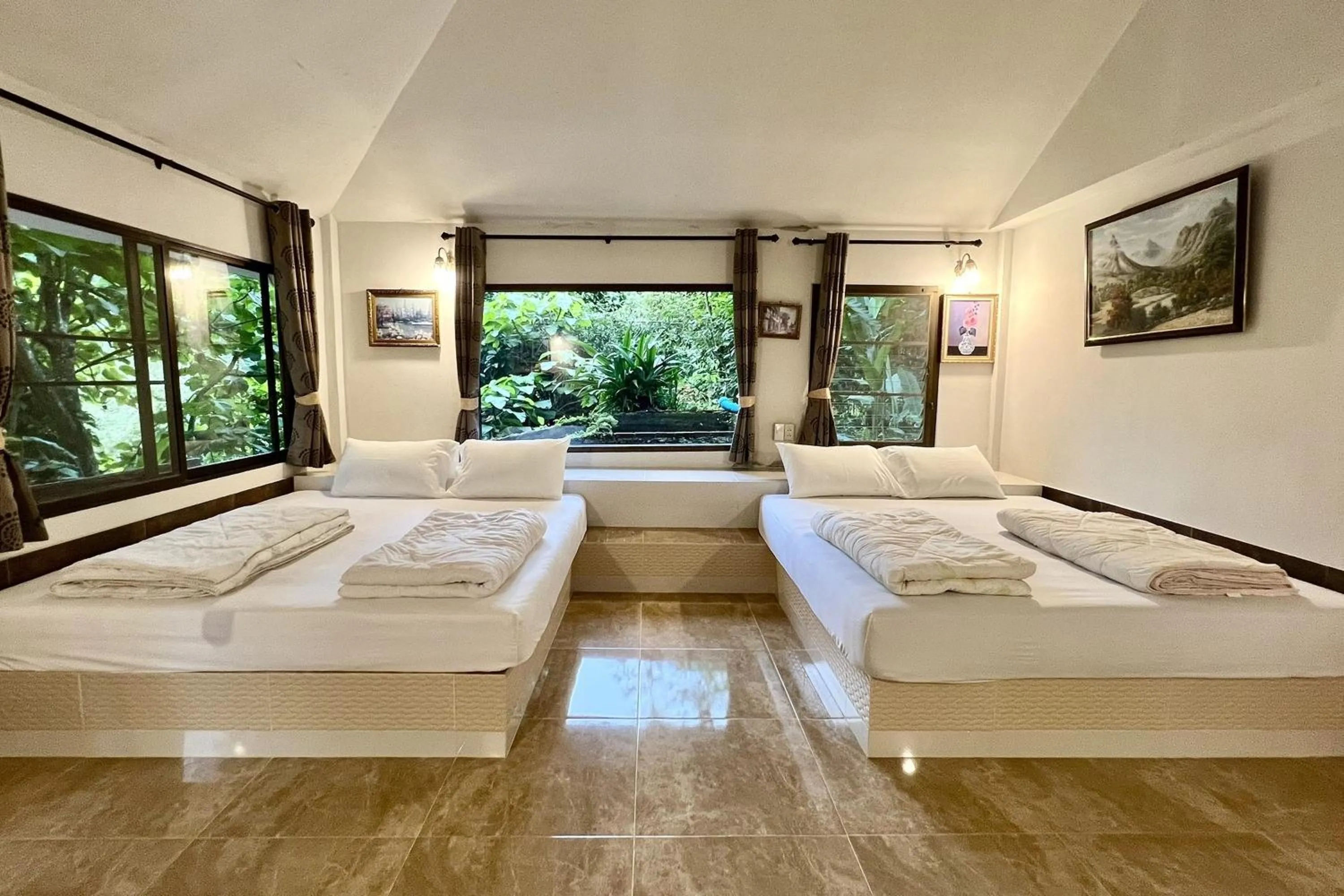 Bed in The Cascade - Mae Taeng Waterfall Bungalows