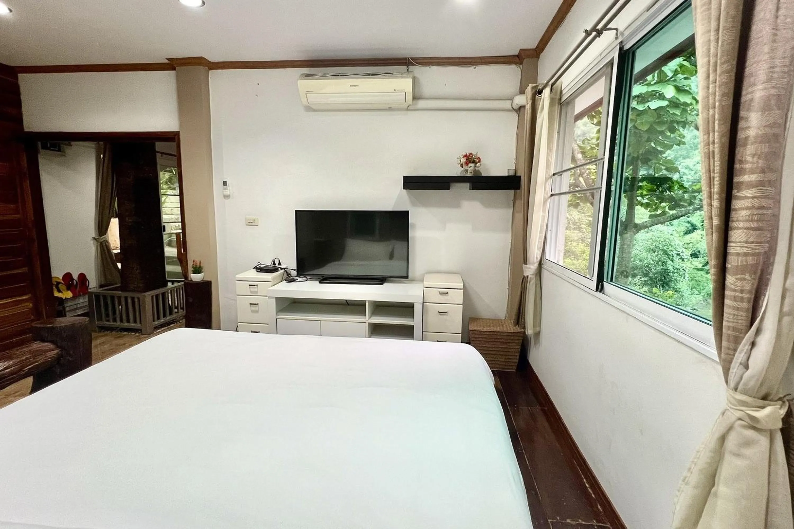 Bed in The Cascade - Mae Taeng Waterfall Bungalows