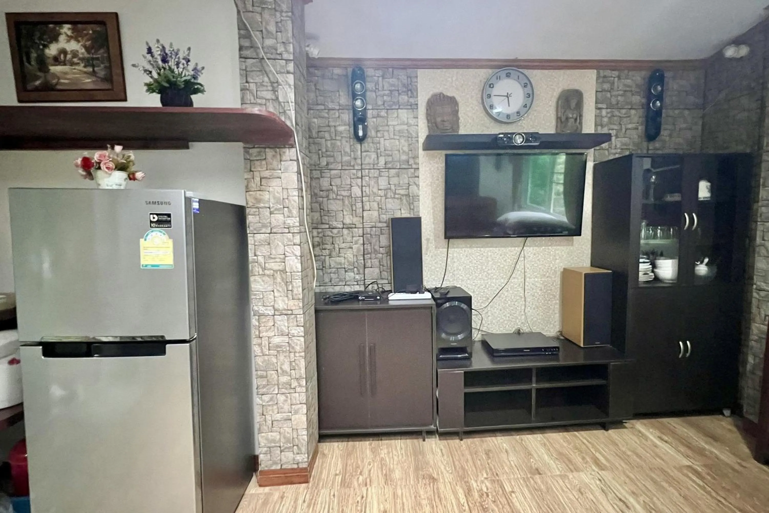 Area and facilities in The Cascade - Mae Taeng Waterfall Bungalows