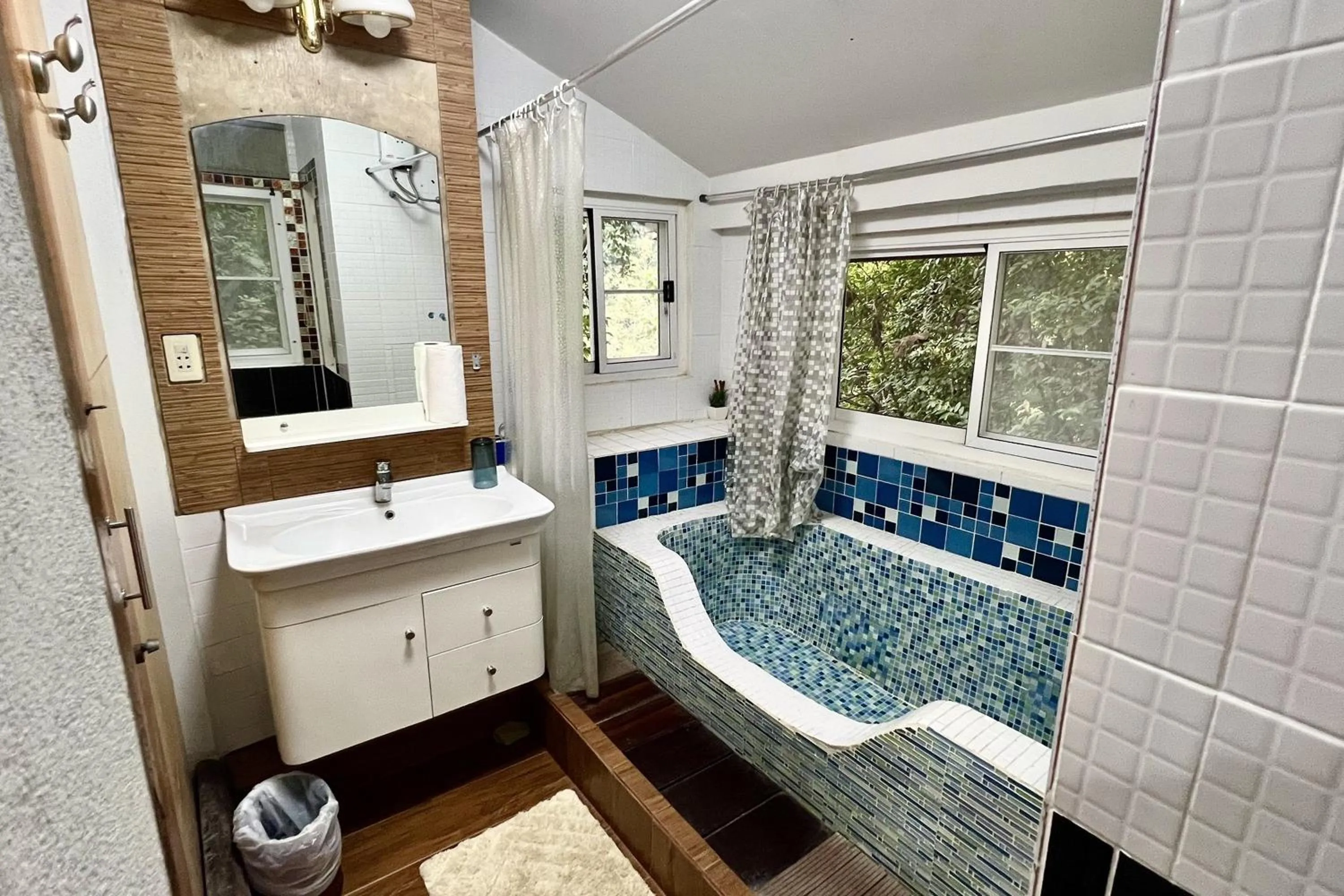 Bathroom in The Cascade - Mae Taeng Waterfall Bungalows