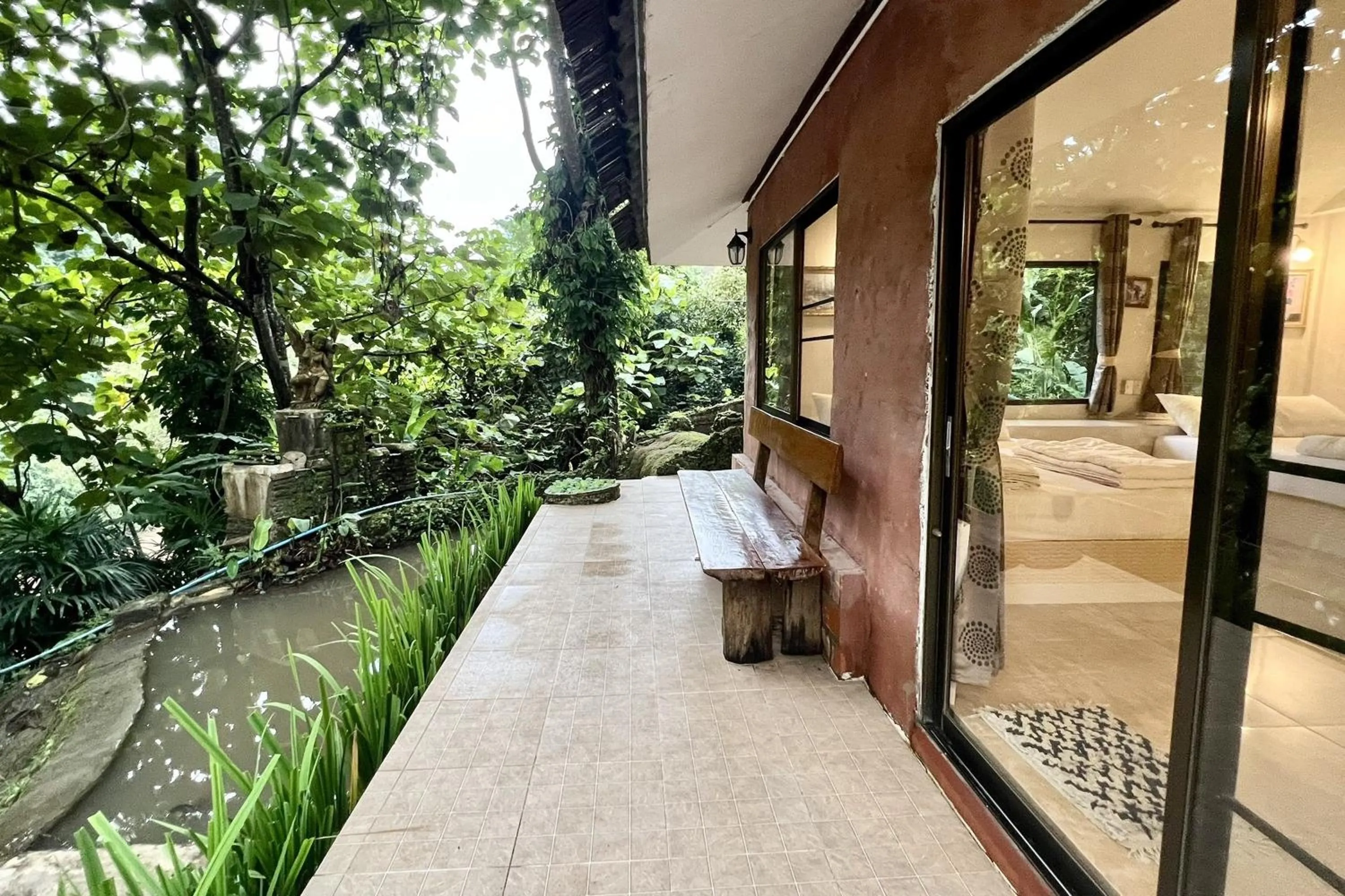 Area and facilities in The Cascade - Mae Taeng Waterfall Bungalows