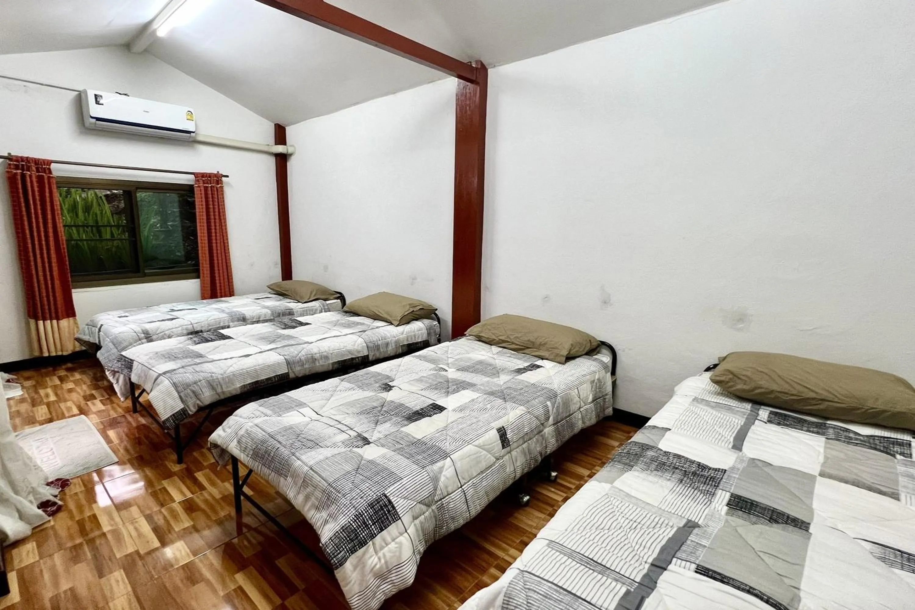 Bedroom, Bed in The Cascade - Mae Taeng Waterfall Bungalows