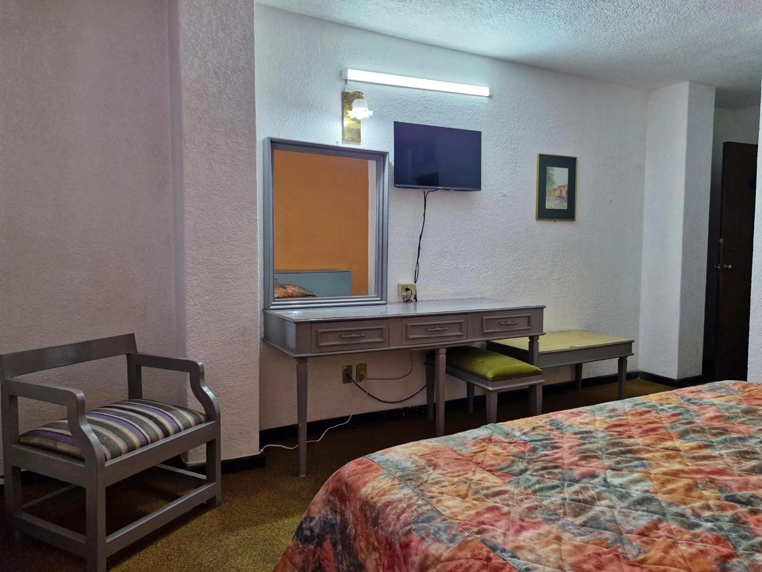 Photo of the whole room, Bed in Parador del Río Irapuato