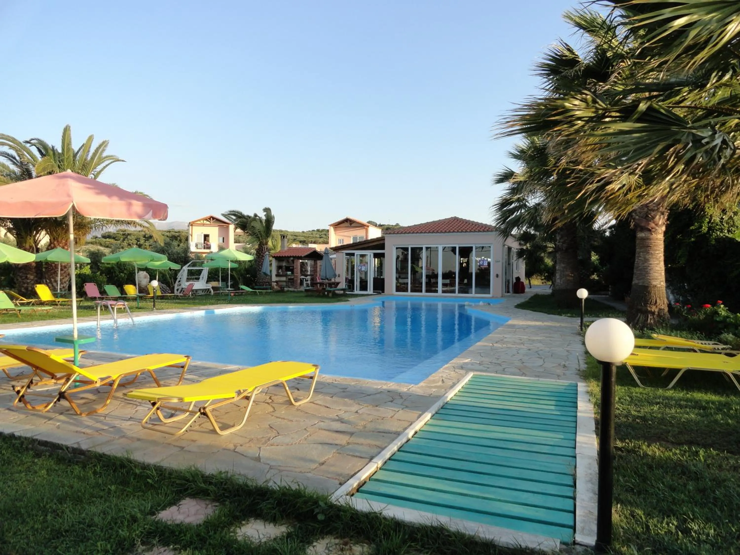 Swimming pool in Pardalakis Studios